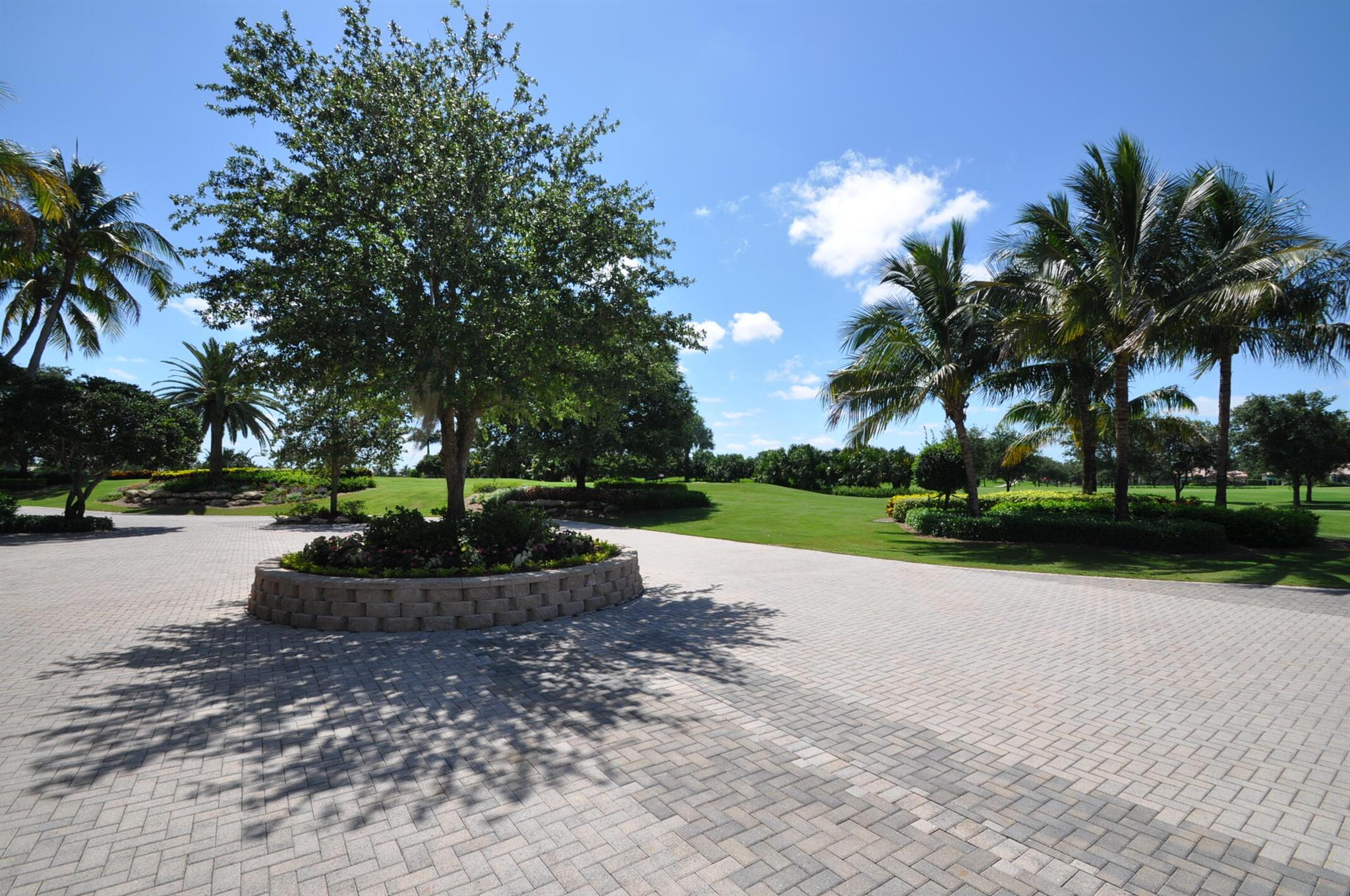 4162 NW Briarcliff Circle