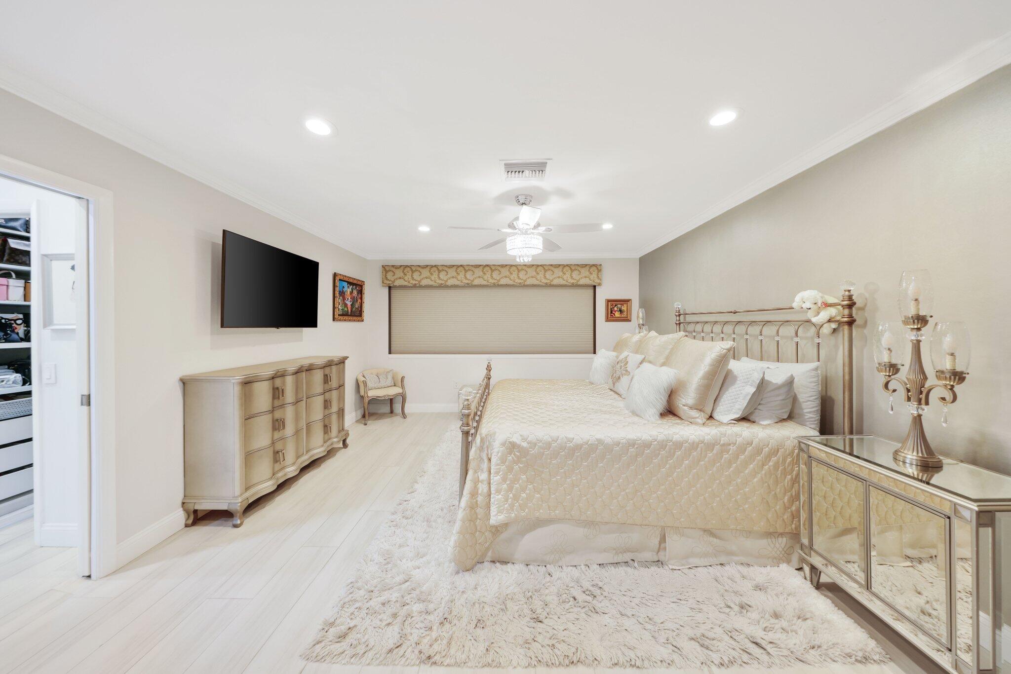 25 Southport Lane C