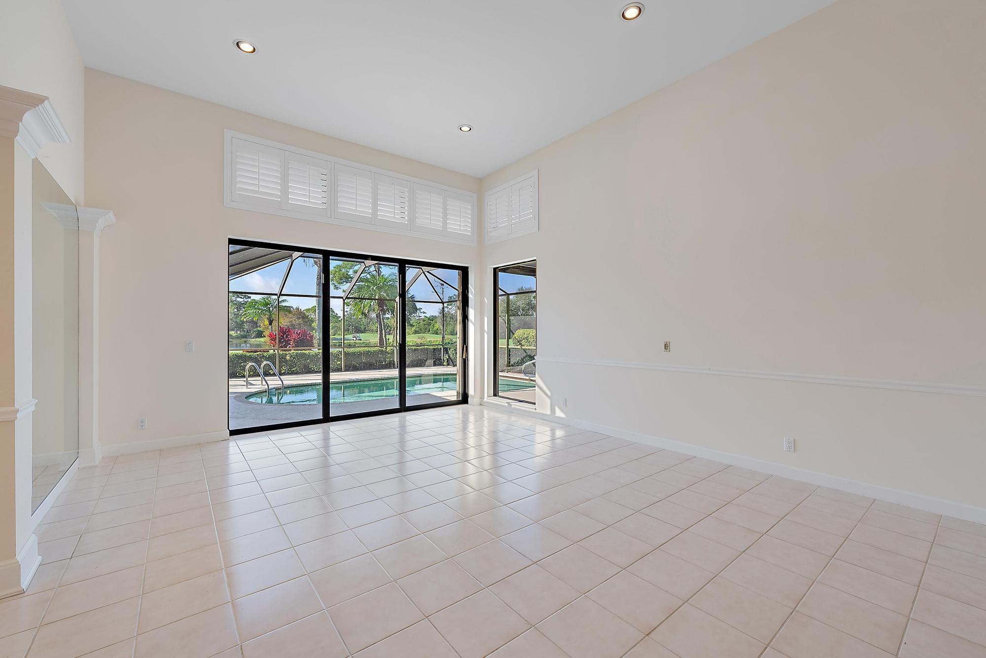 1413 NW Lancewood Terrace