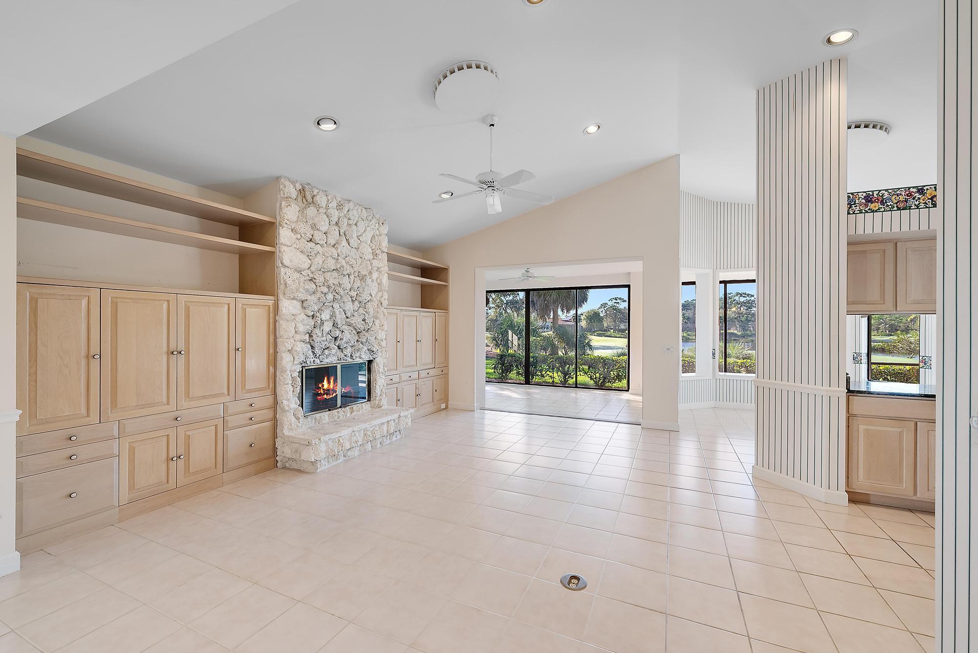 1413 NW Lancewood Terrace