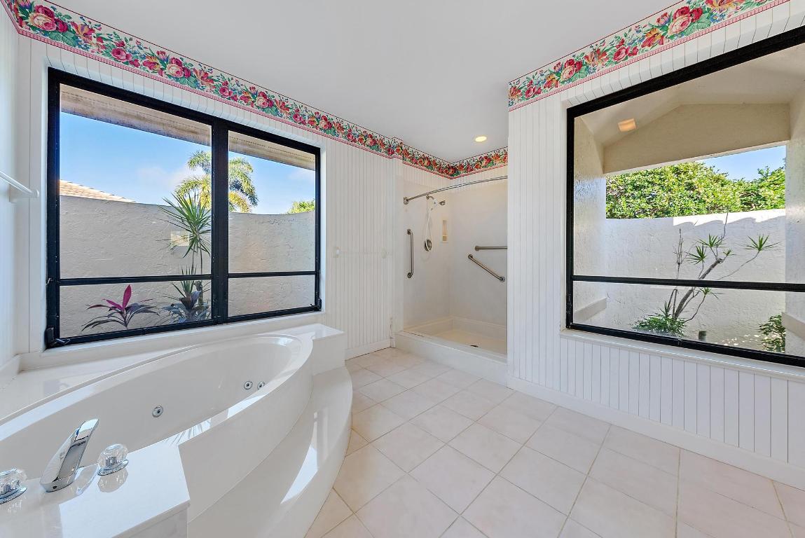 1413 NW Lancewood Terrace