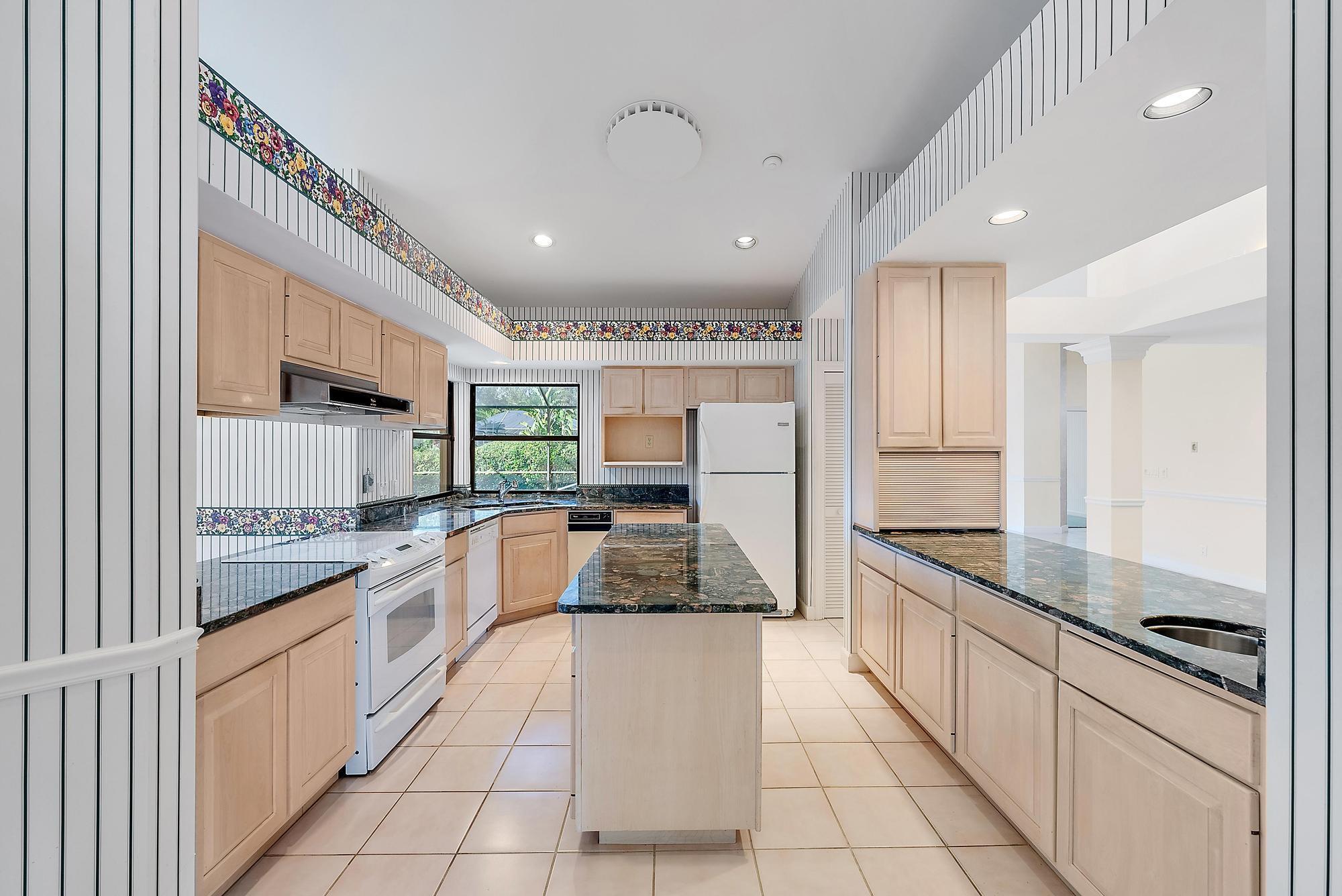 1413 NW Lancewood Terrace