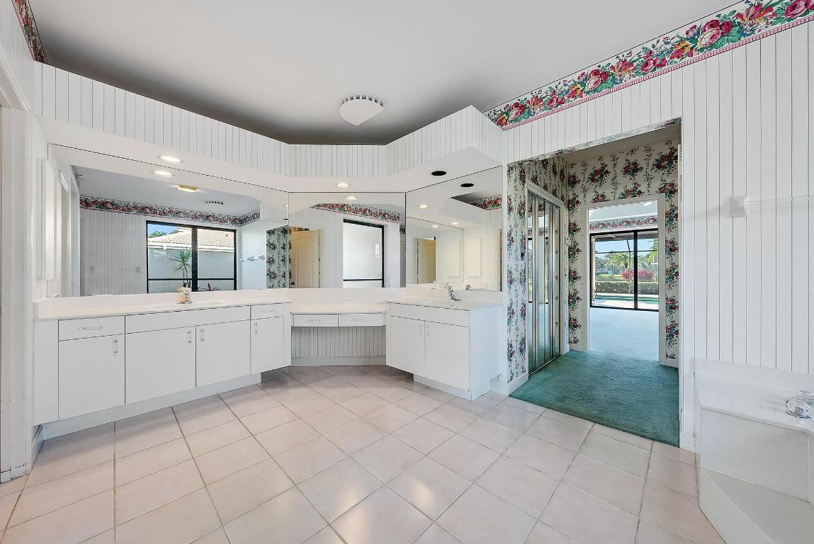 1413 NW Lancewood Terrace