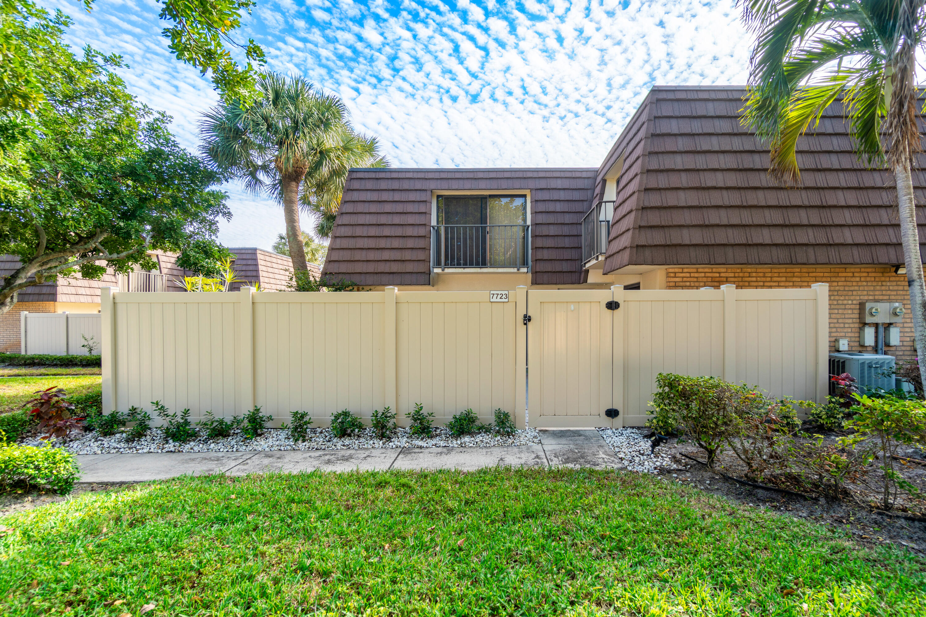 7723 77th Way