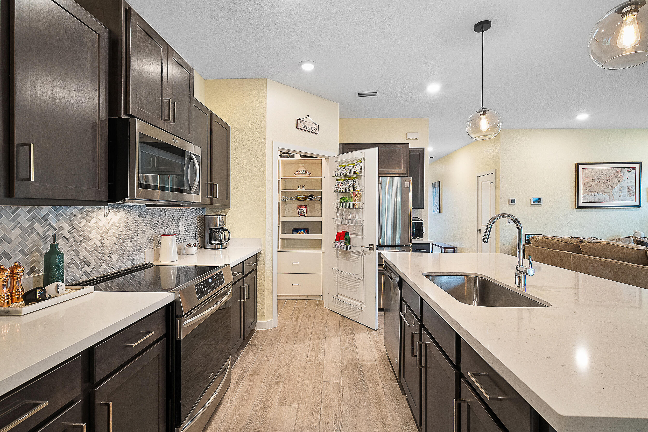 2284 SW Strawberry Terrace