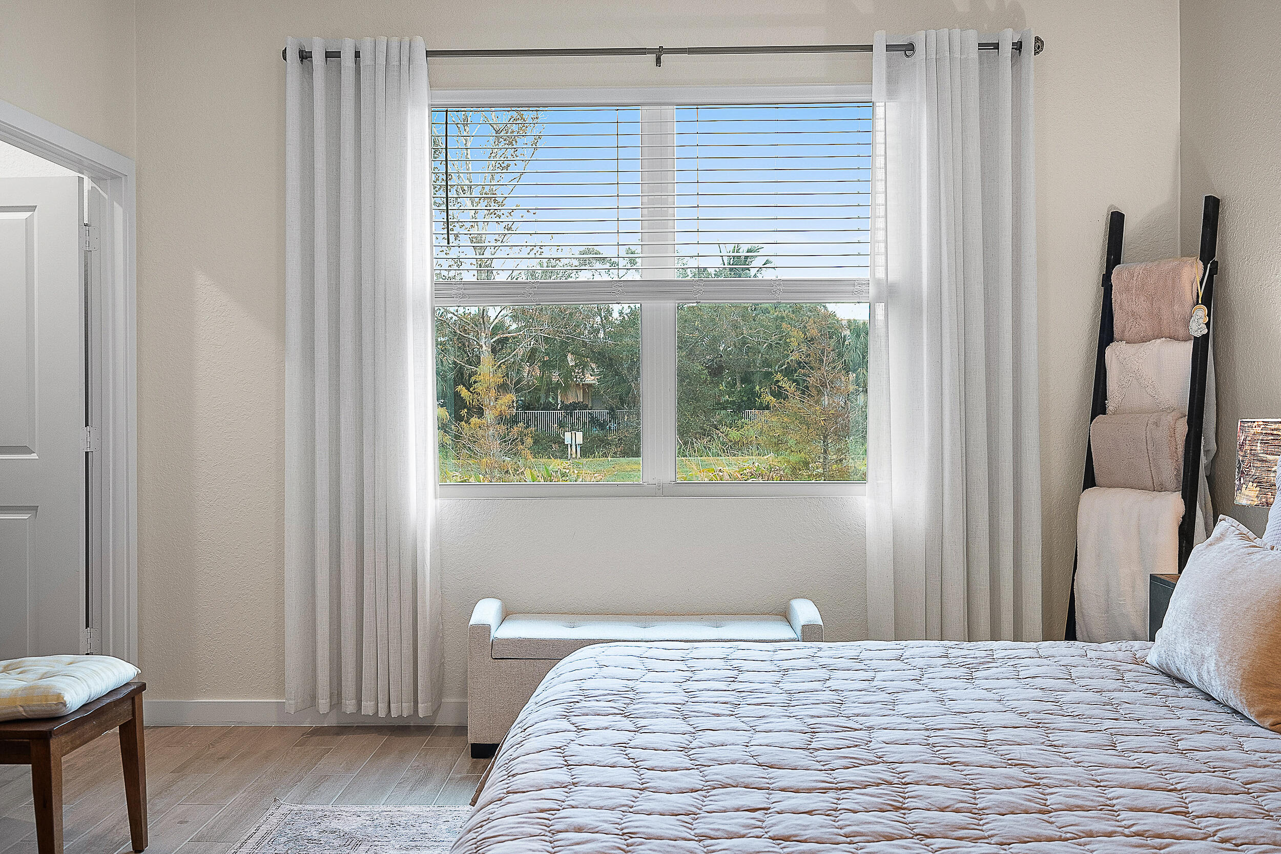 2284 SW Strawberry Terrace