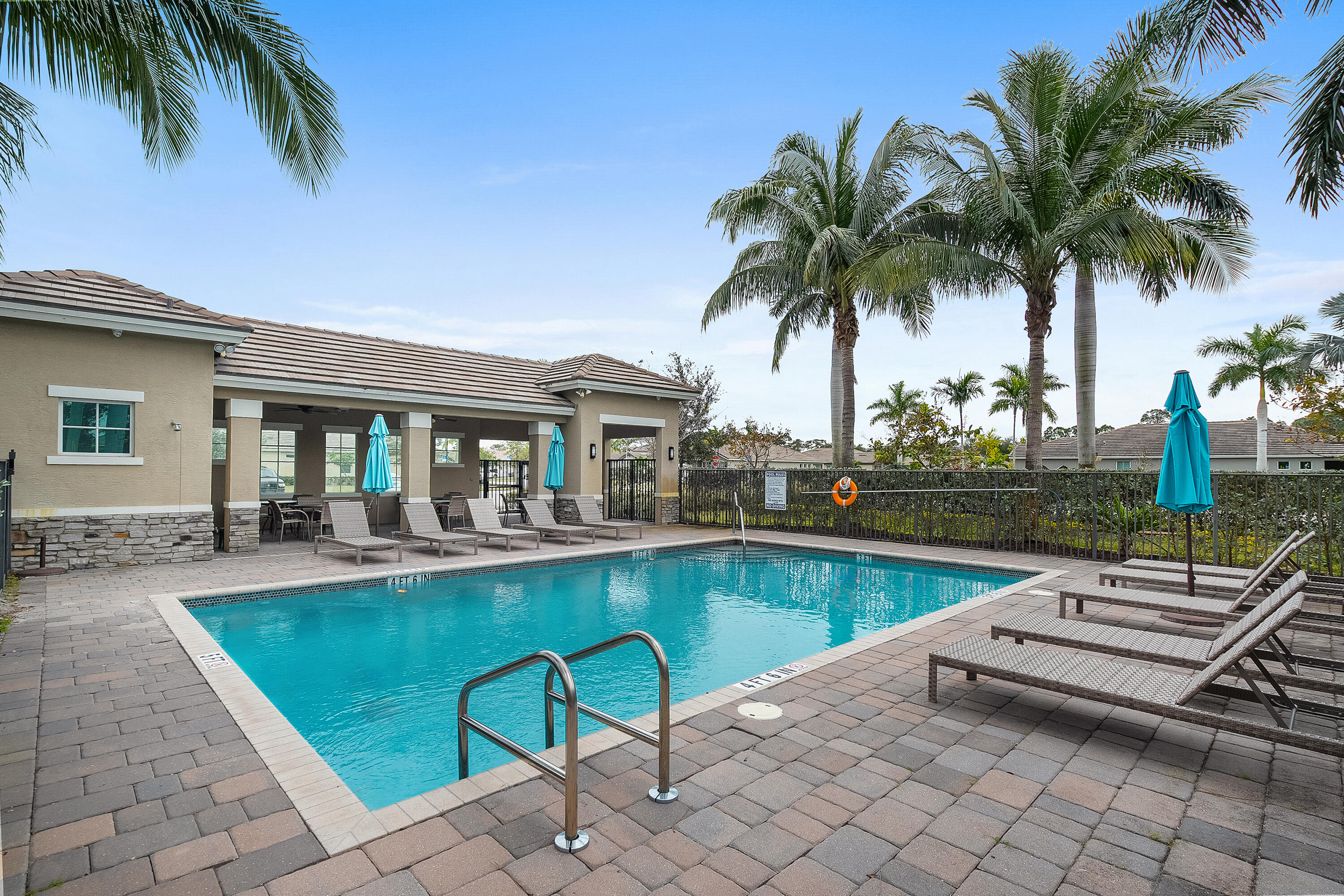 2284 SW Strawberry Terrace