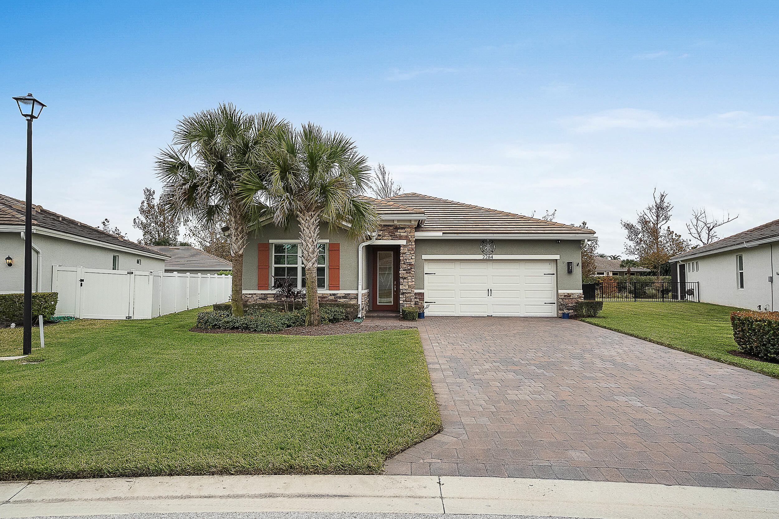 2284 SW Strawberry Terrace