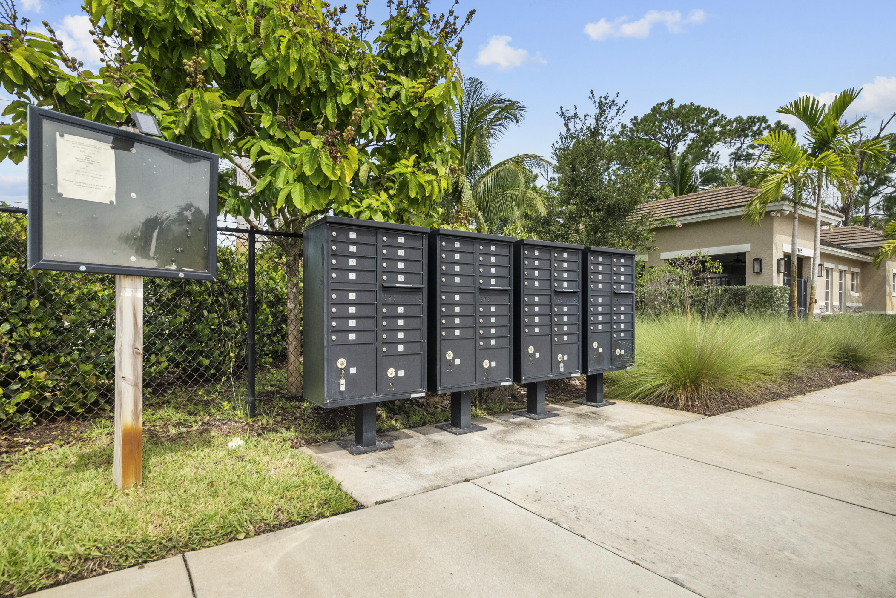 2284 SW Strawberry Terrace