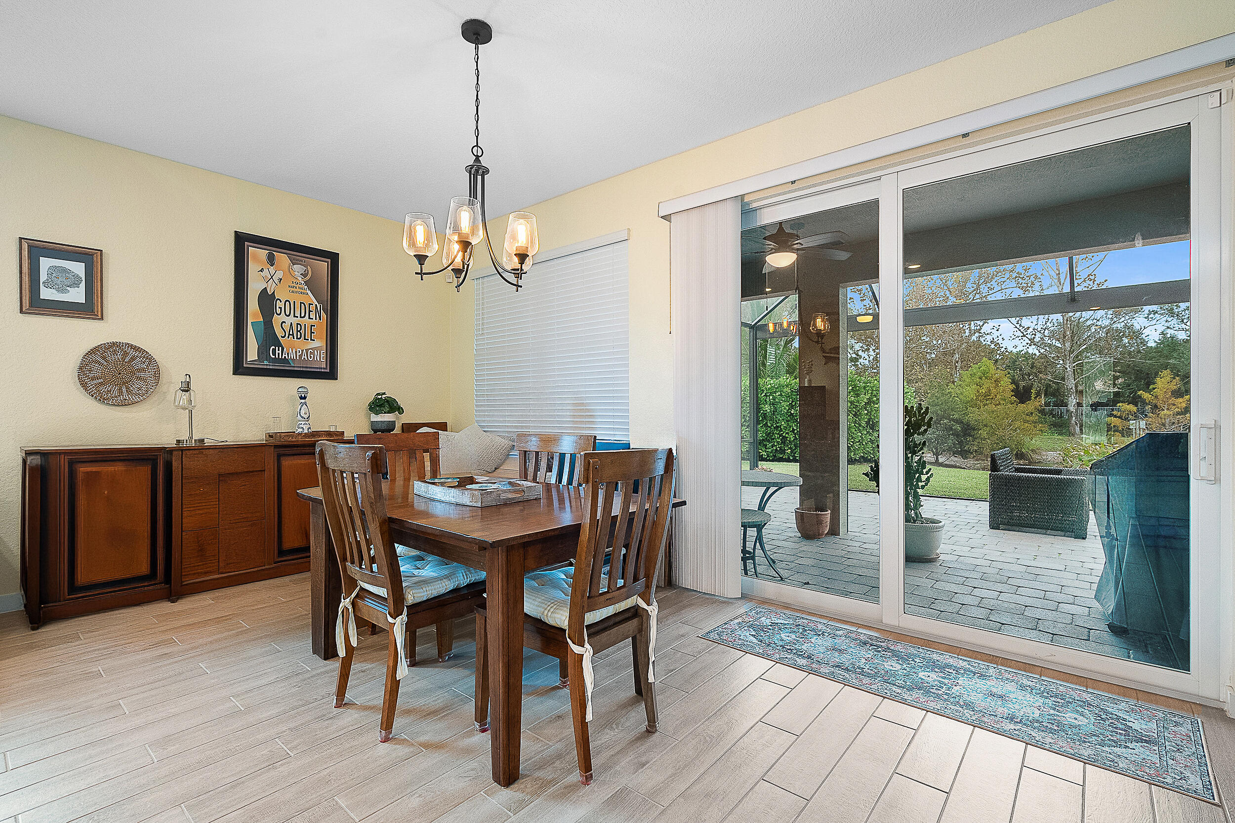 2284 SW Strawberry Terrace