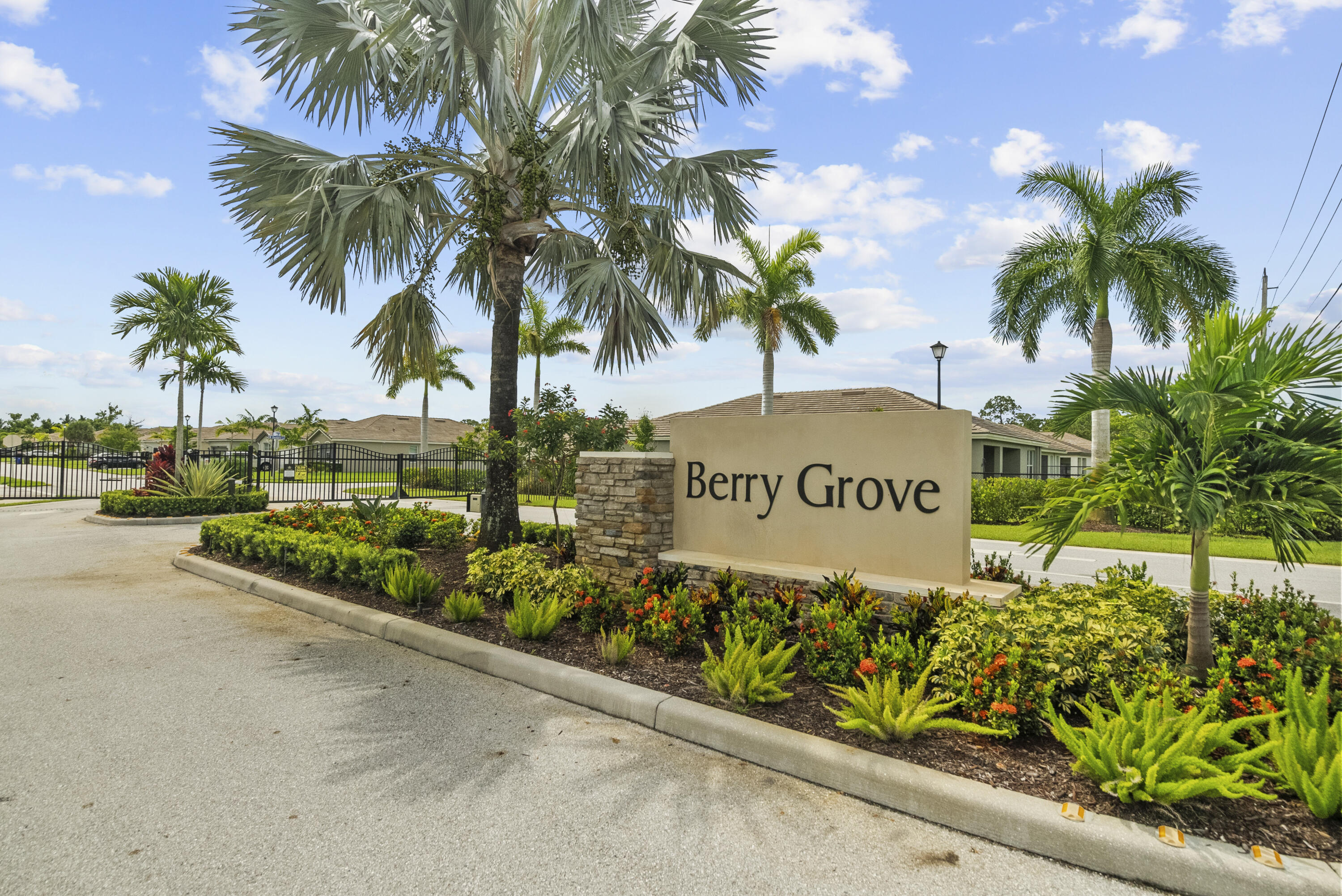 2284 SW Strawberry Terrace