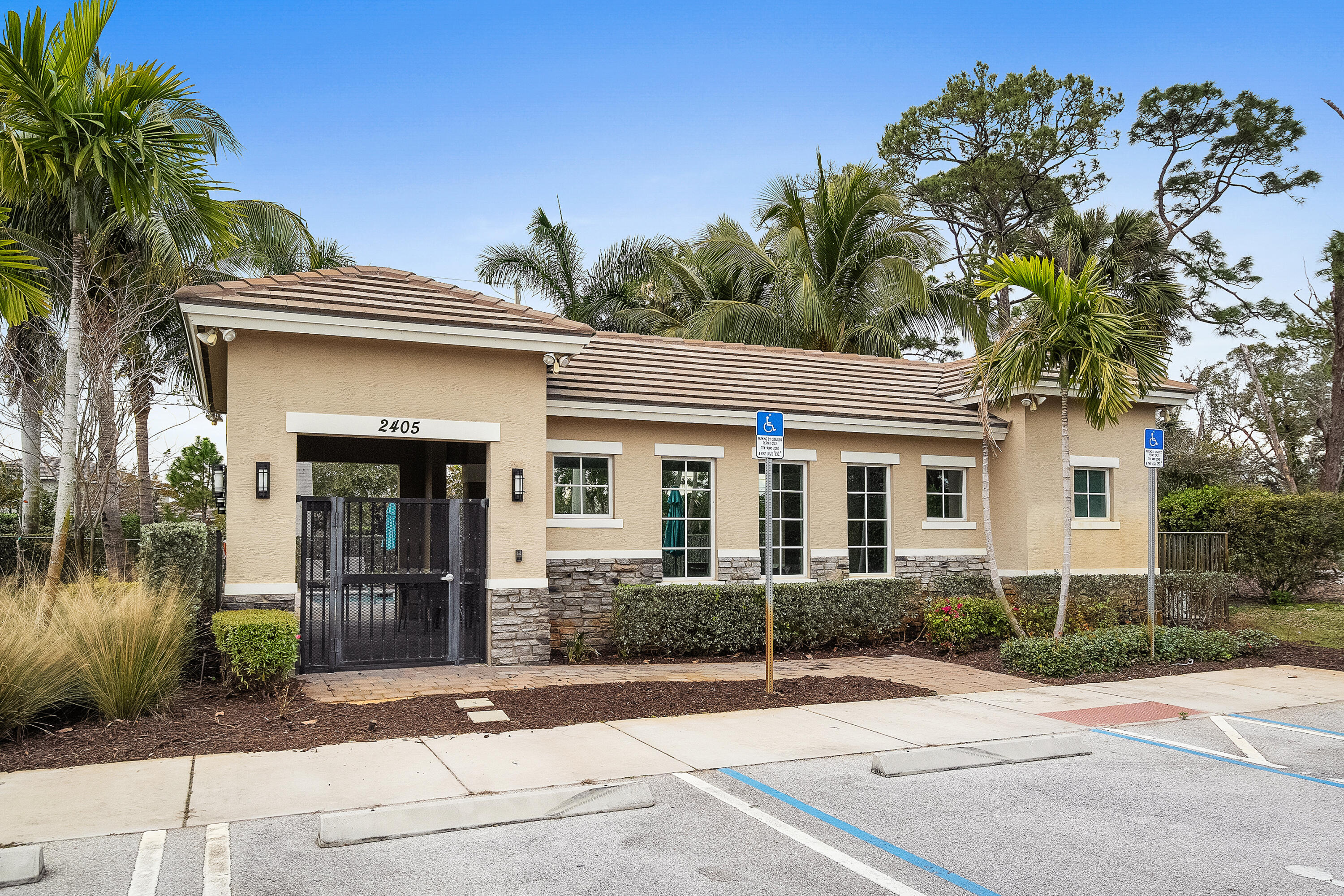 2284 SW Strawberry Terrace