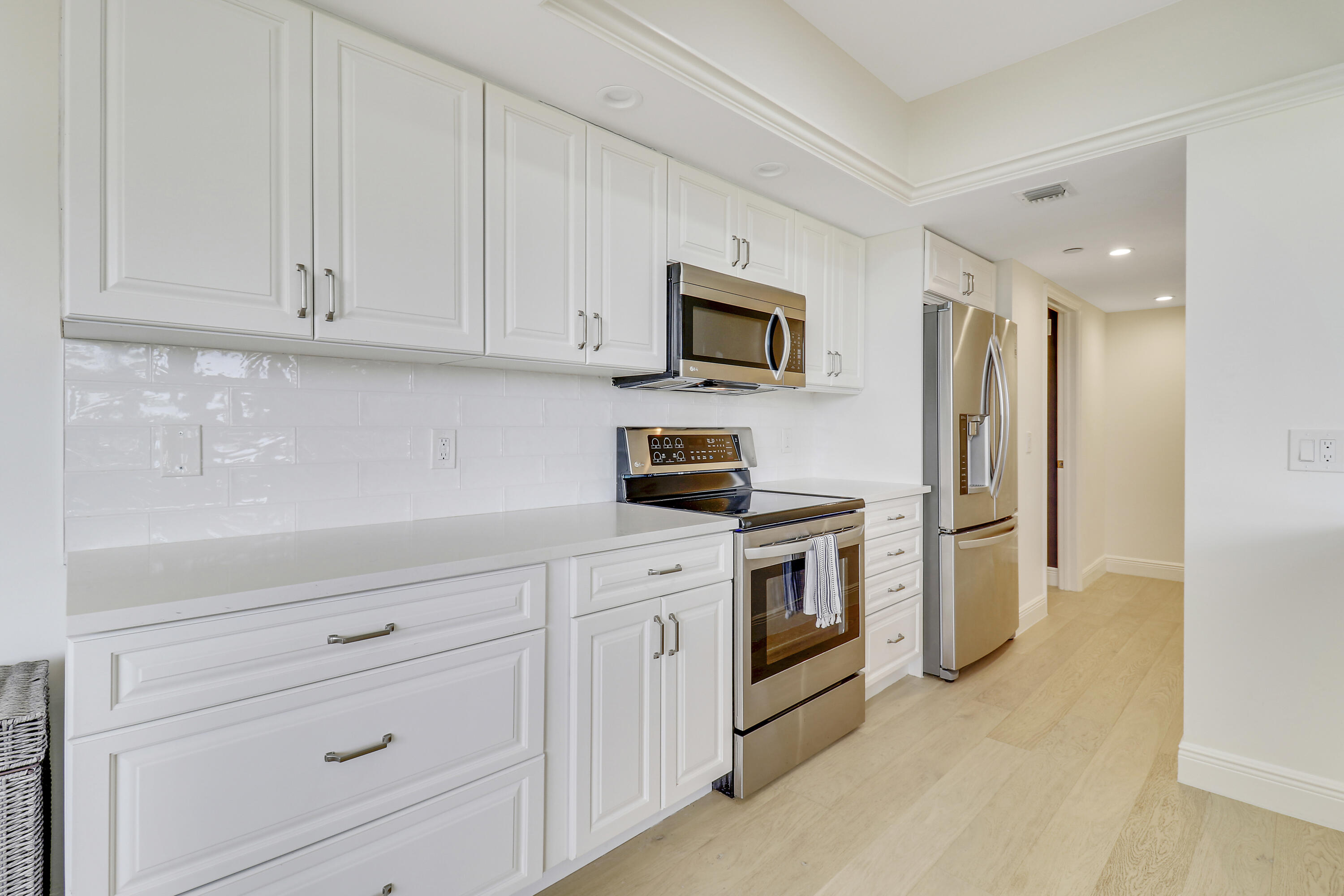 3322 Casseekey Island Road 301