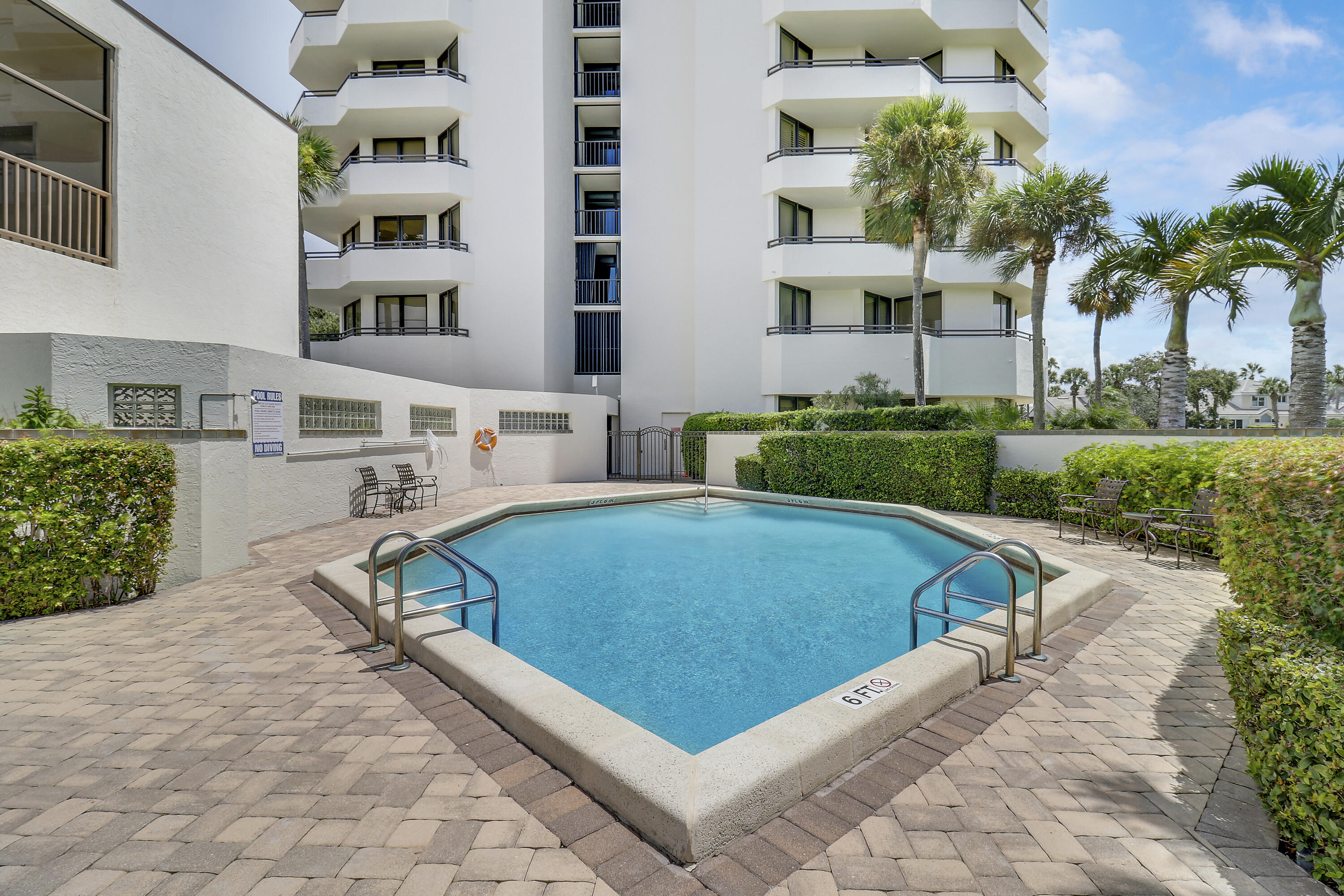 3322 Casseekey Island Road 301