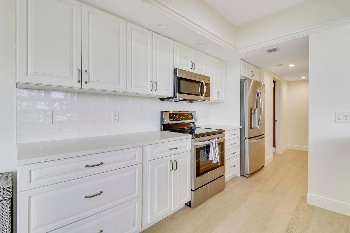 3322 Casseekey Island Road 301