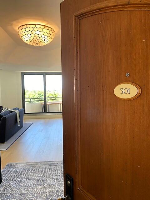 3322 Casseekey Island Road 301