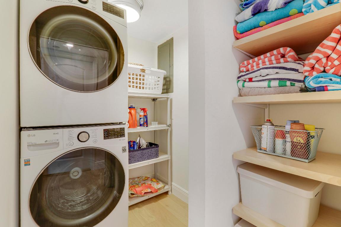 3322 Casseekey Island Road 301