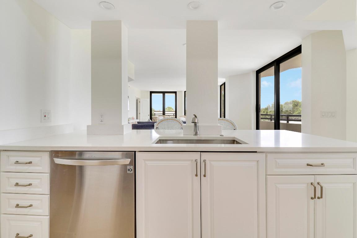 3322 Casseekey Island Road 301