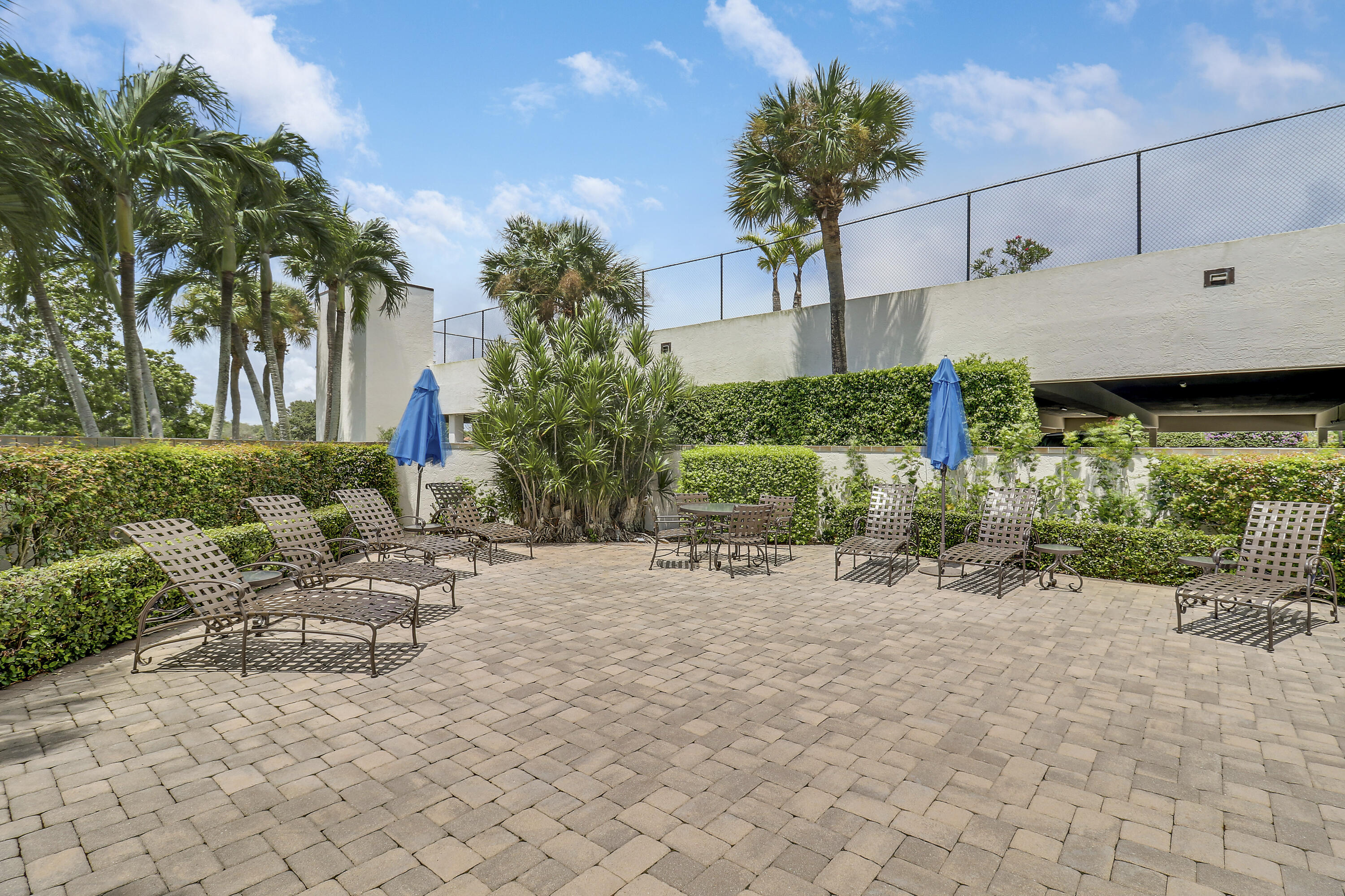 3322 Casseekey Island Road 301