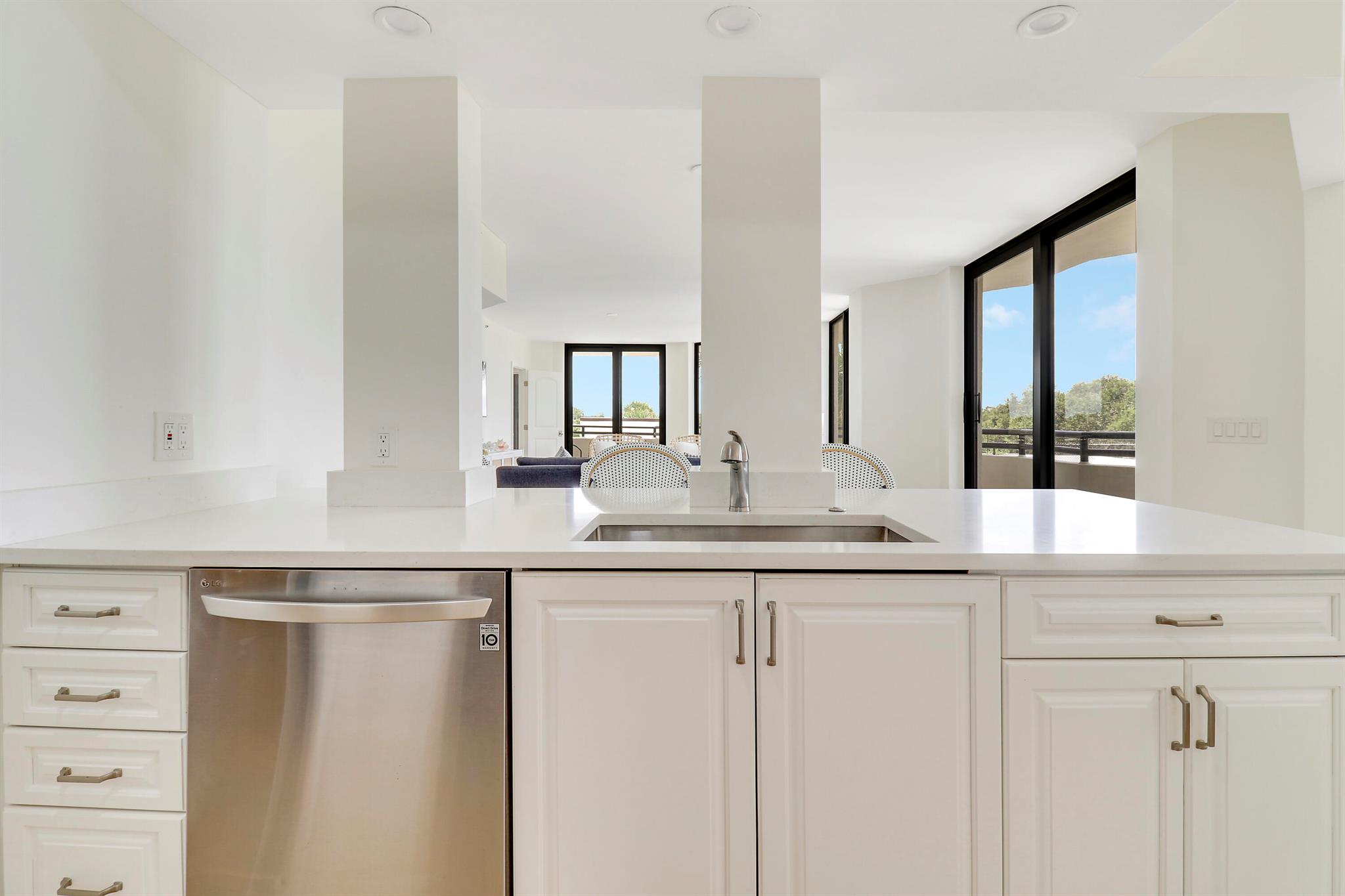 3322 Casseekey Island Road 301