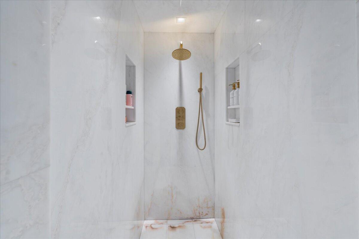 100 Royal Palm Way G3 | Palm Beach Oceanfront