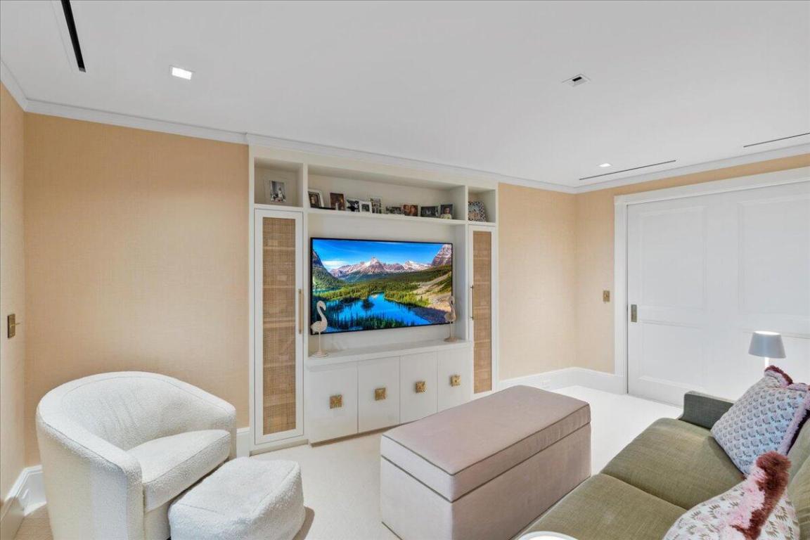 100 Royal Palm Way G3 | Palm Beach Oceanfront