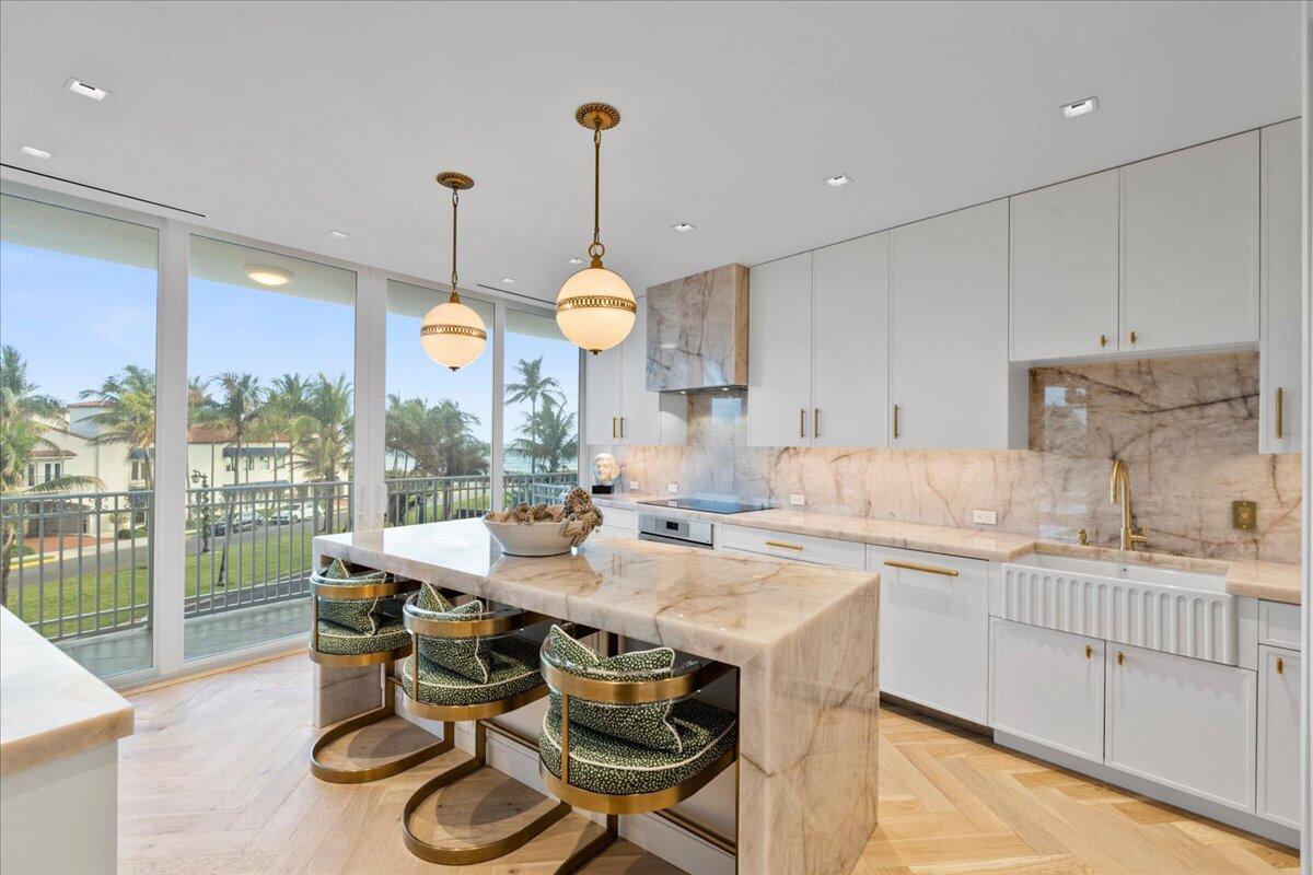 100 Royal Palm Way G3 | Palm Beach Oceanfront