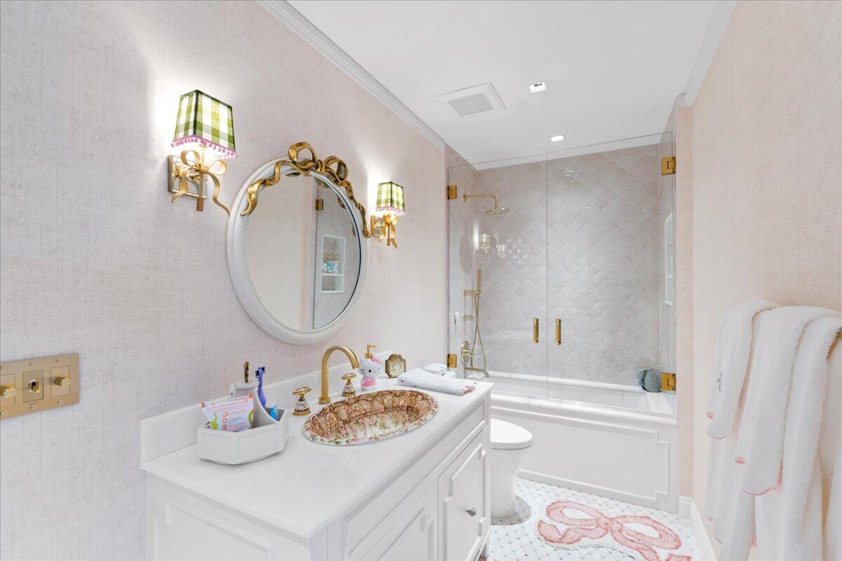 100 Royal Palm Way G3 | Palm Beach Oceanfront