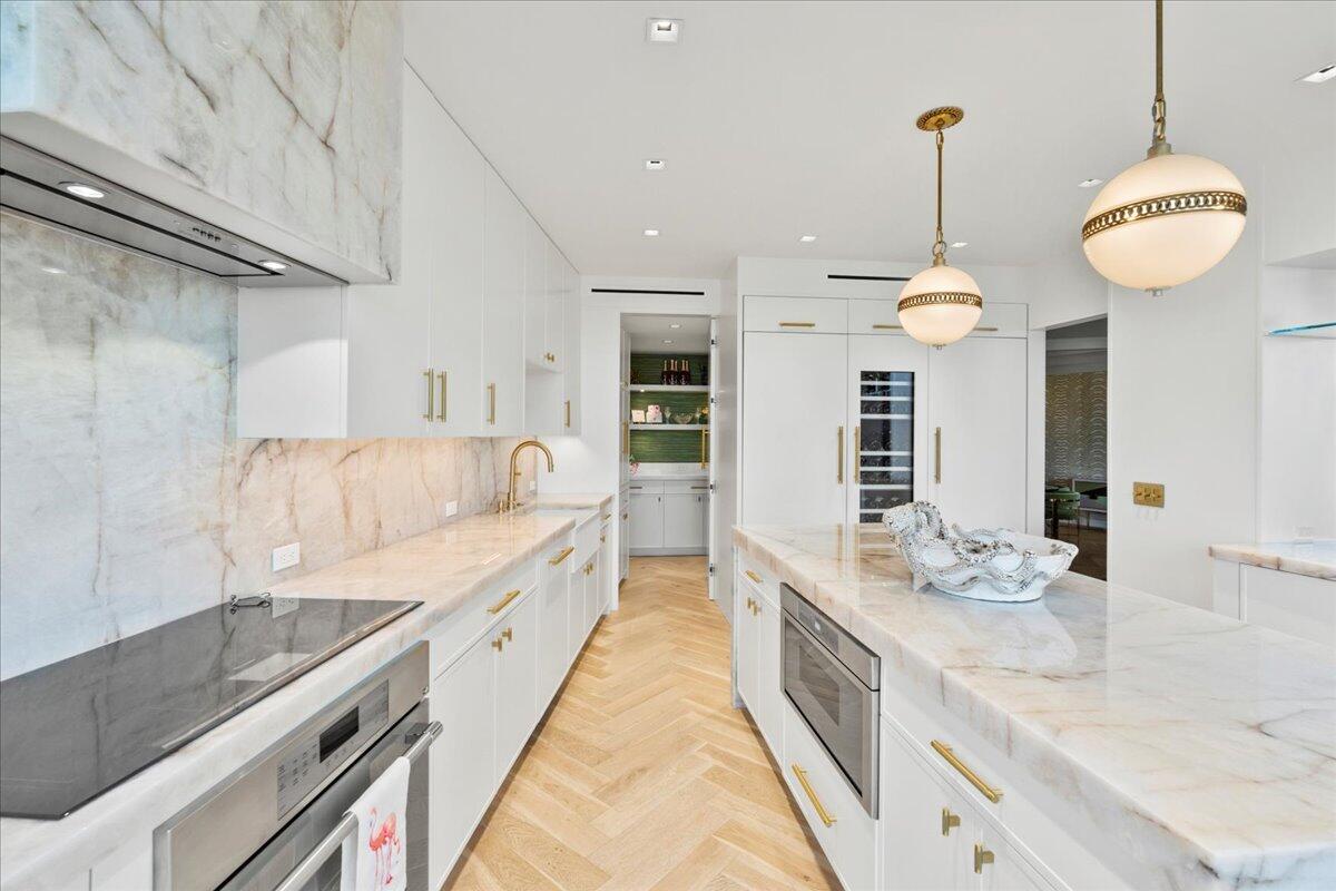 100 Royal Palm Way G3 | Palm Beach Oceanfront