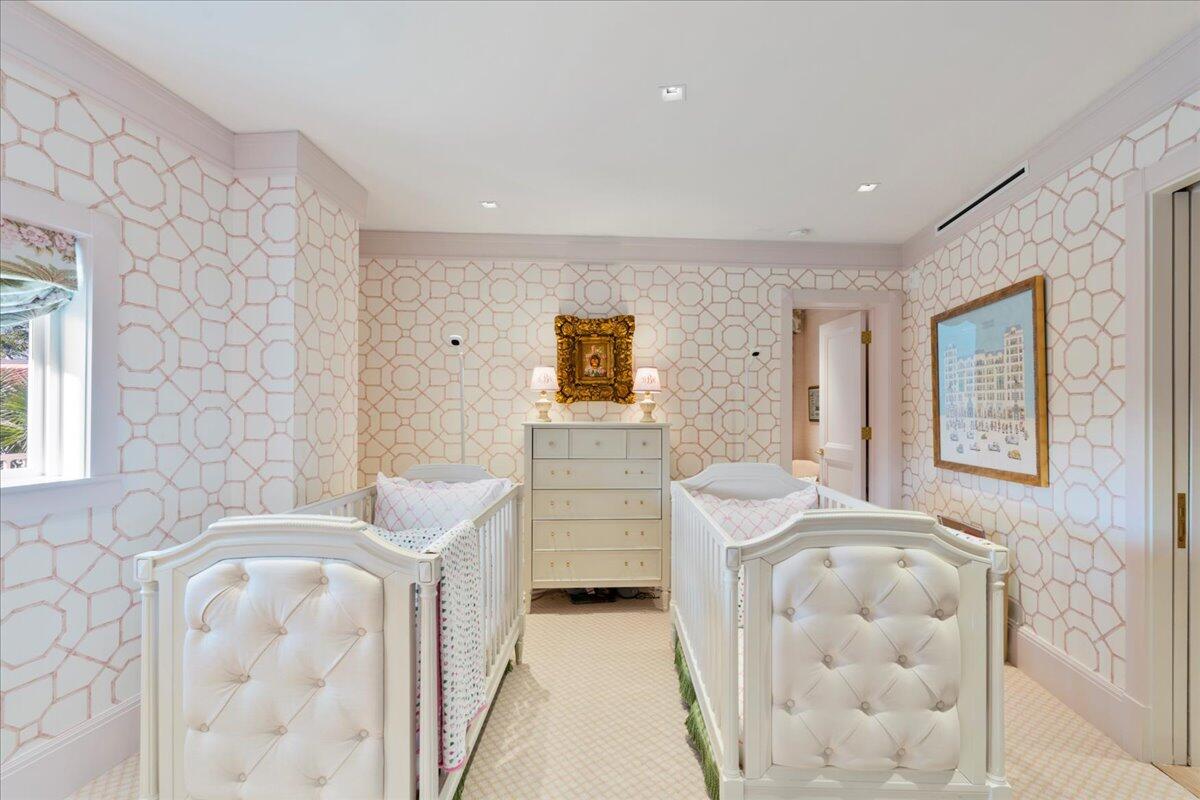 100 Royal Palm Way G3 | Palm Beach Oceanfront