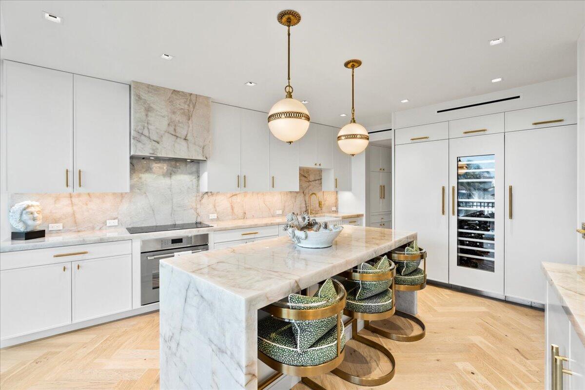 100 Royal Palm Way G3 | Palm Beach Oceanfront