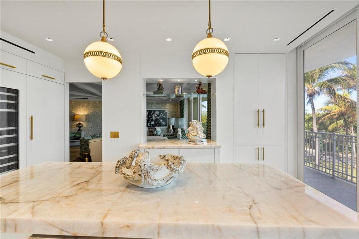 100 Royal Palm Way G3 | Palm Beach Oceanfront