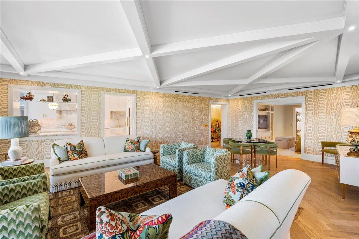 100 Royal Palm Way G3 | Palm Beach Oceanfront