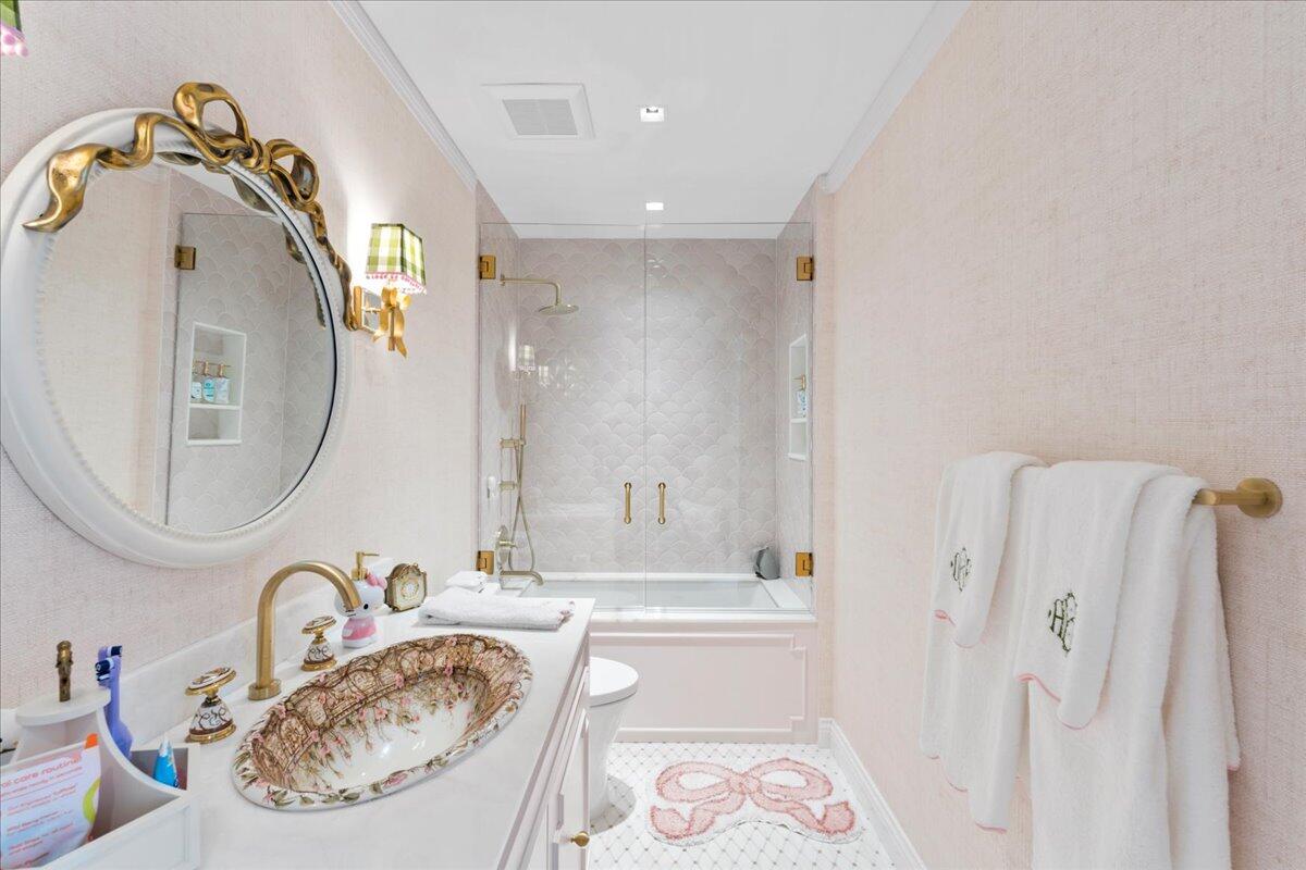 100 Royal Palm Way G3 | Palm Beach Oceanfront