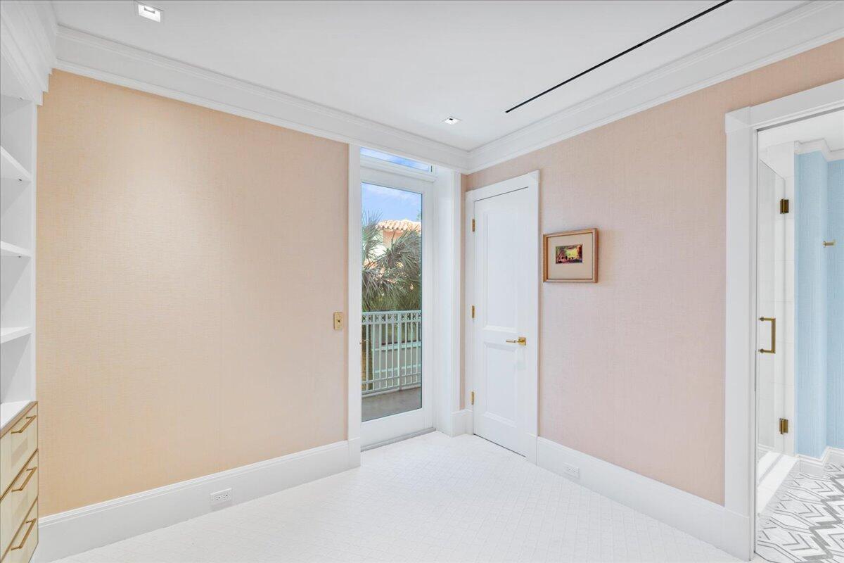 100 Royal Palm Way G3 | Palm Beach Oceanfront