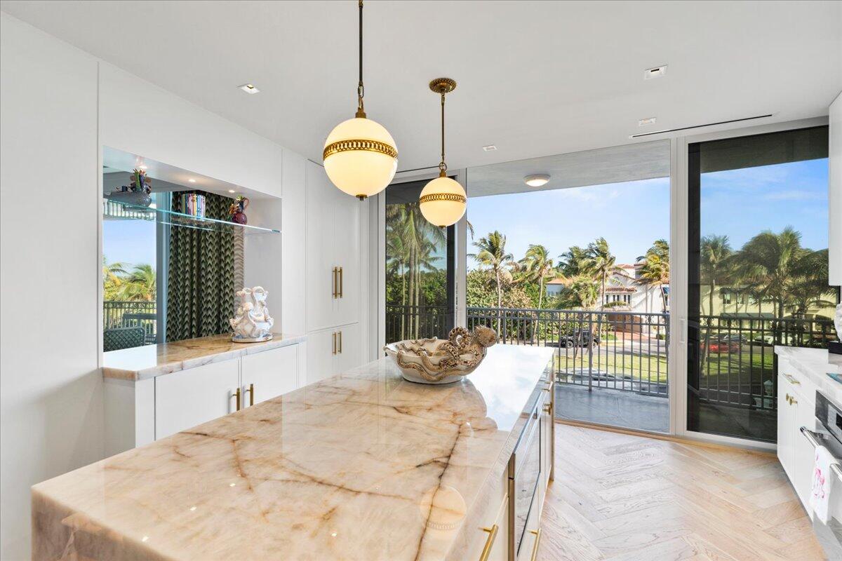 100 Royal Palm Way G3 | Palm Beach Oceanfront
