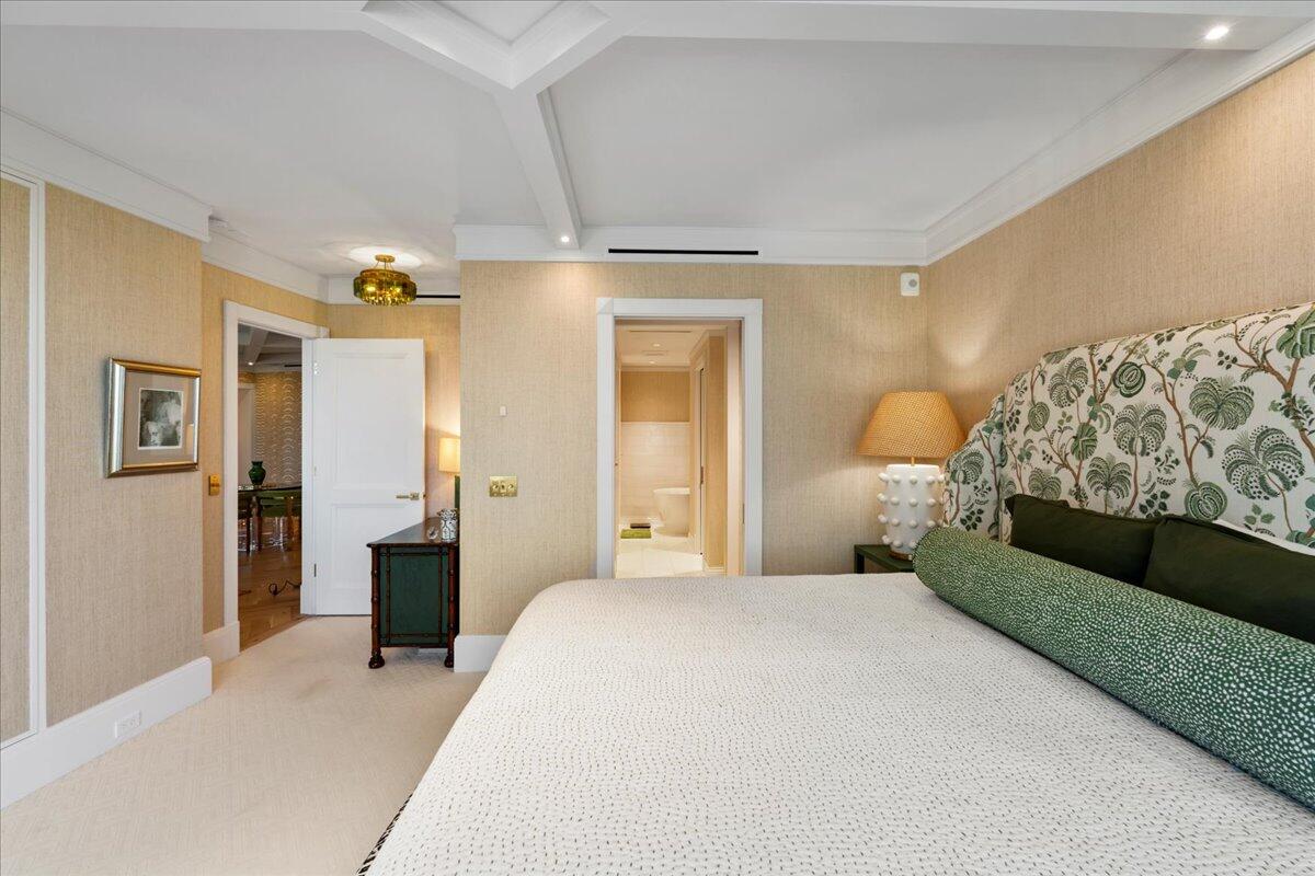 100 Royal Palm Way G3 | Palm Beach Oceanfront