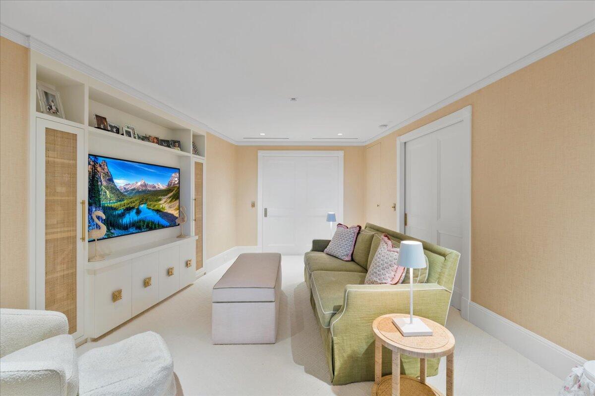 100 Royal Palm Way G3 | Palm Beach Oceanfront