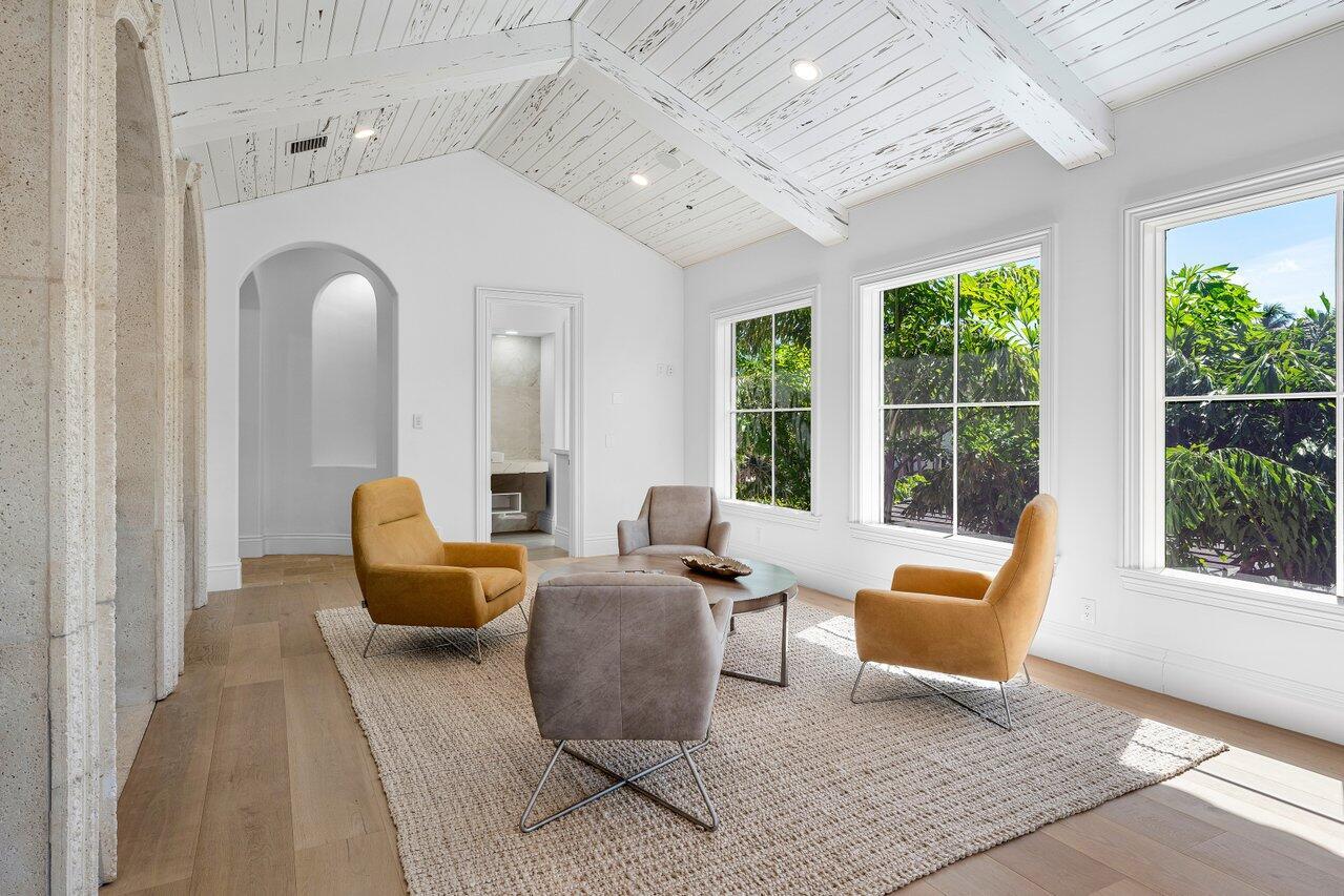 155 SE Spanish Trail