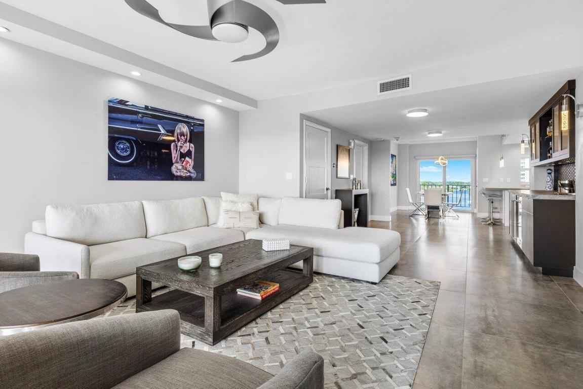 400 Seasage Drive 603