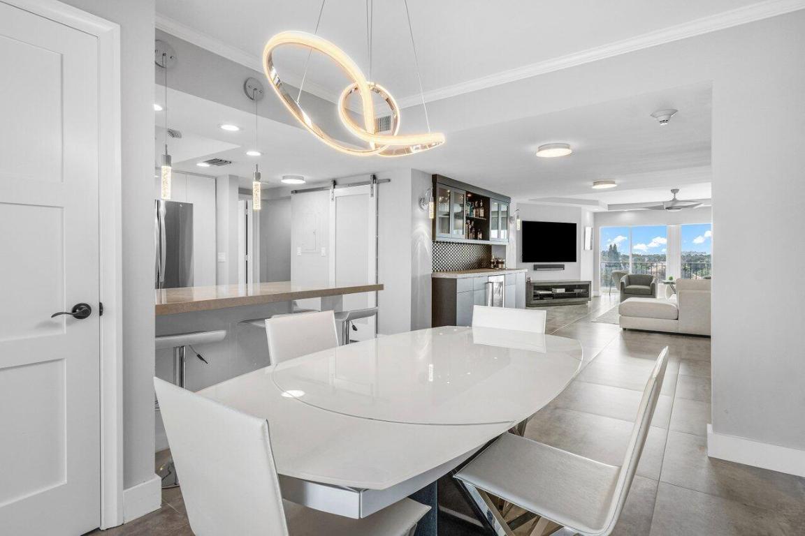 400 Seasage Drive 603