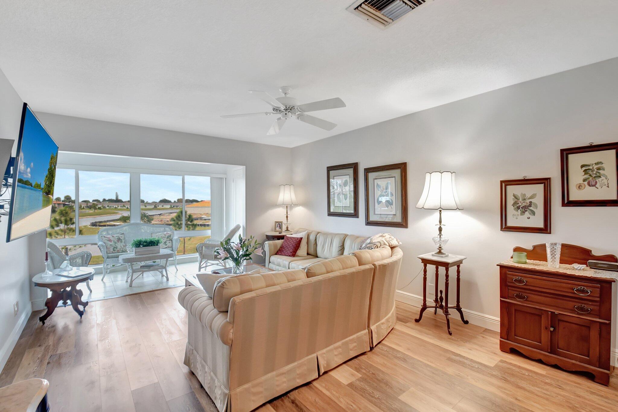 13923 Via Aurora E