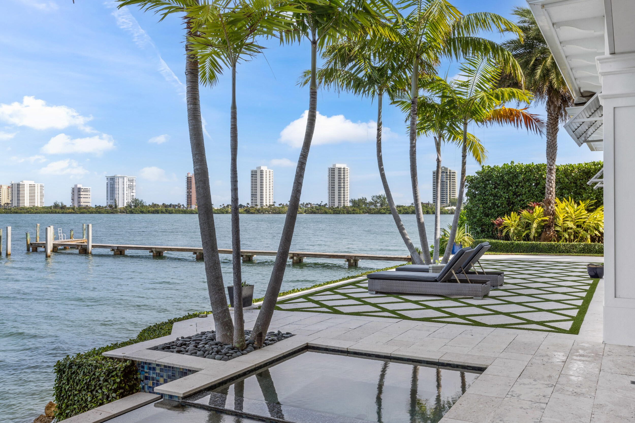 1030 Pine Point Road