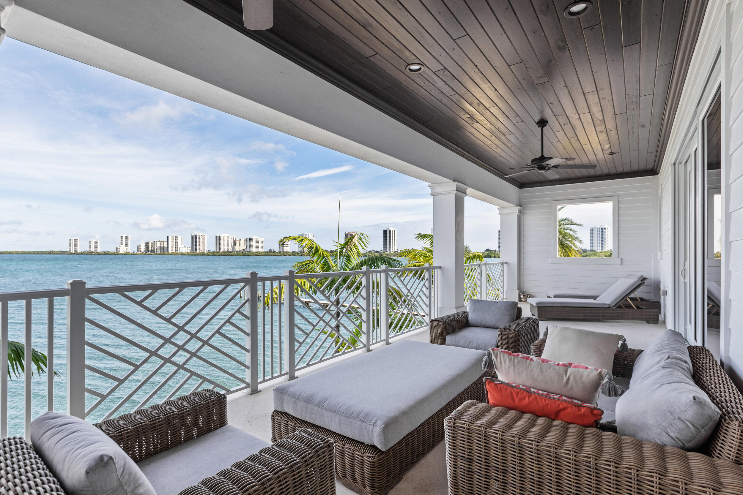 1030 Pine Point Road