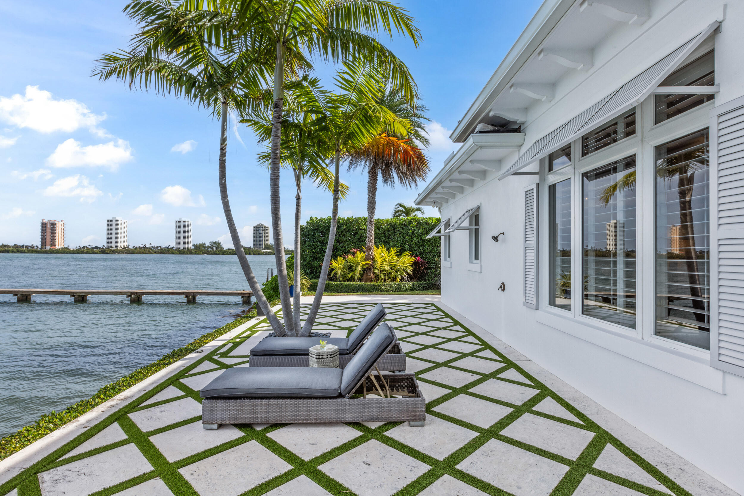 1030 Pine Point Road