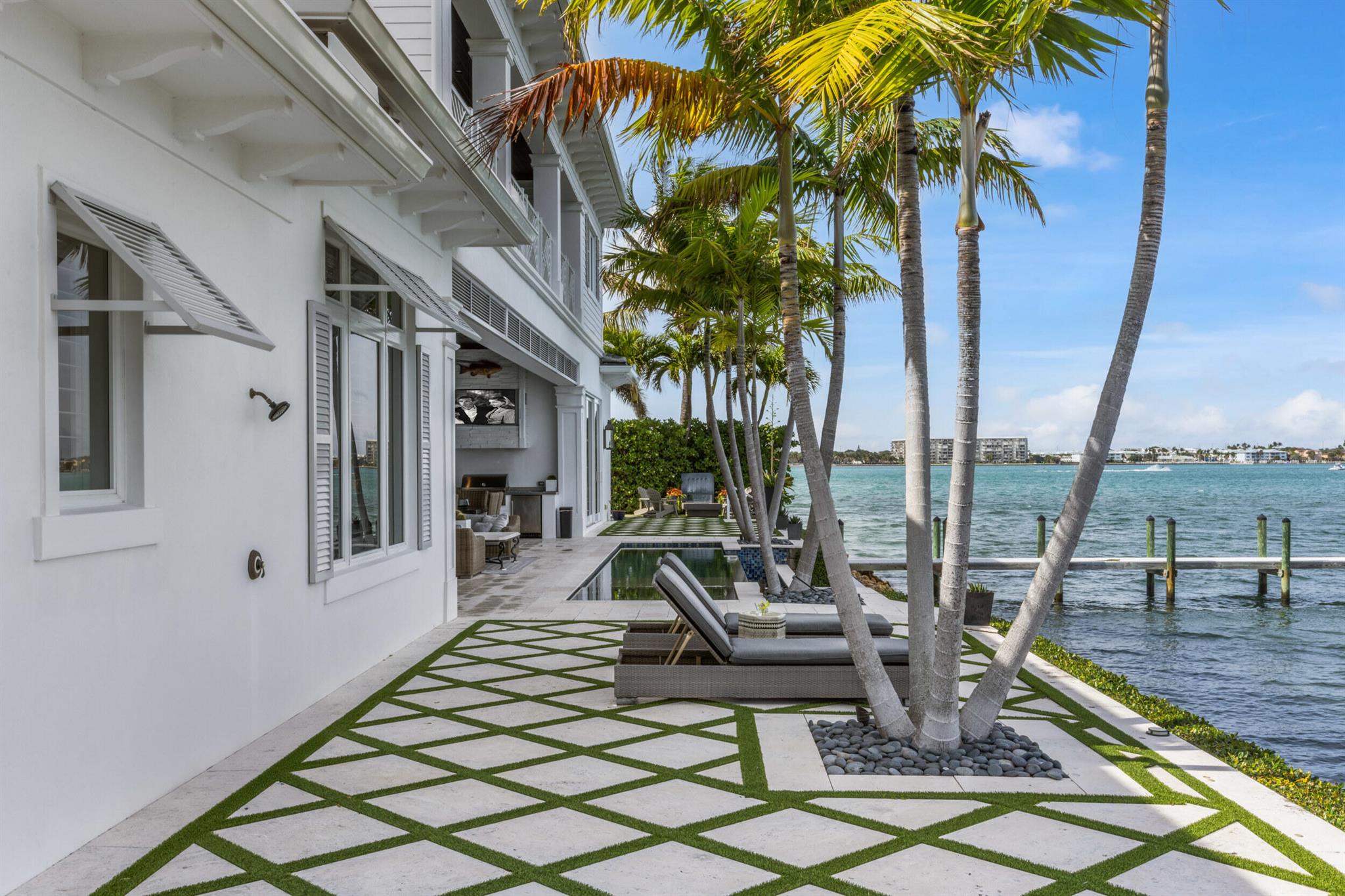 1030 Pine Point Road