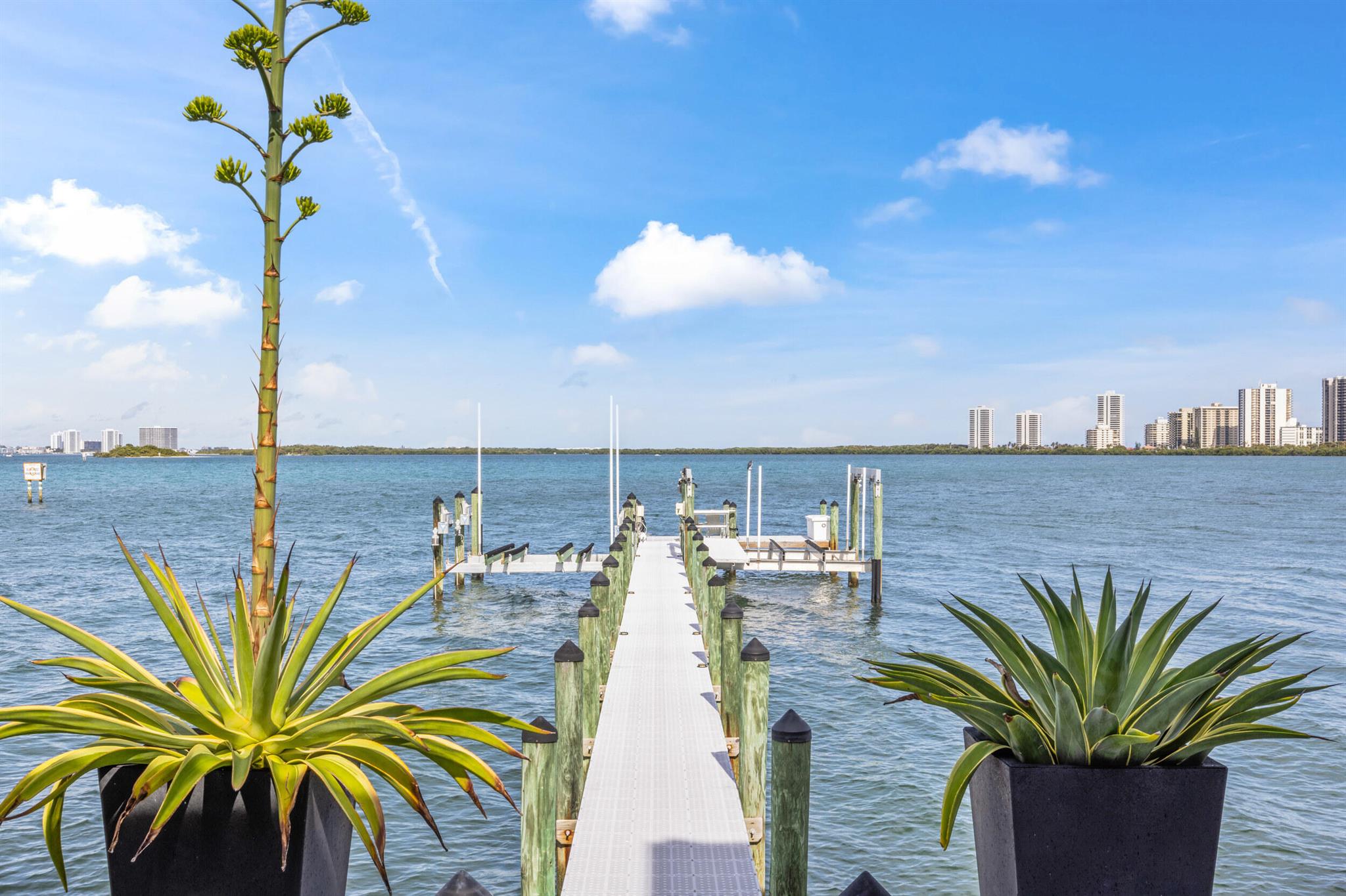 1030 Pine Point Road