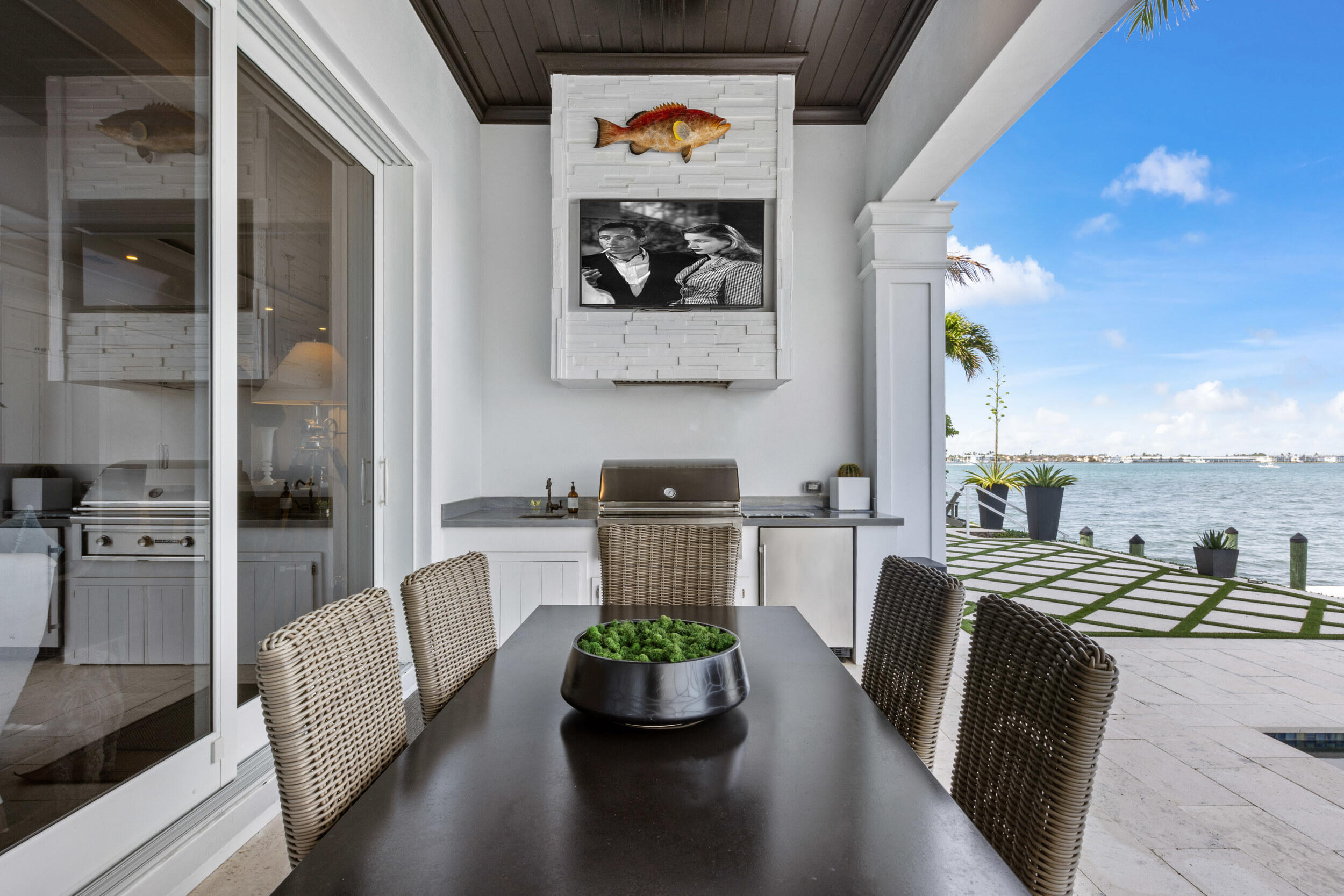 1030 Pine Point Road