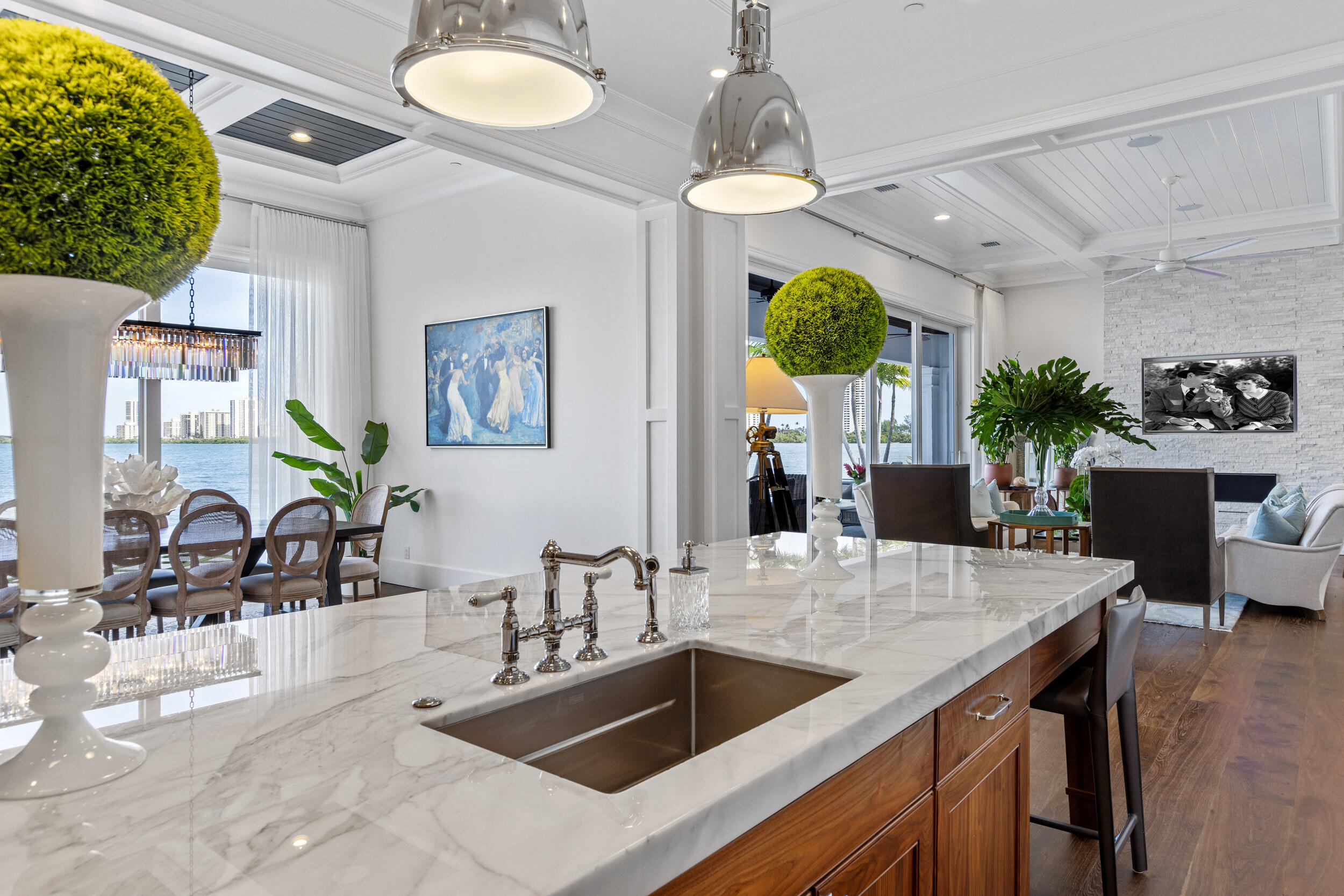 1030 Pine Point Road