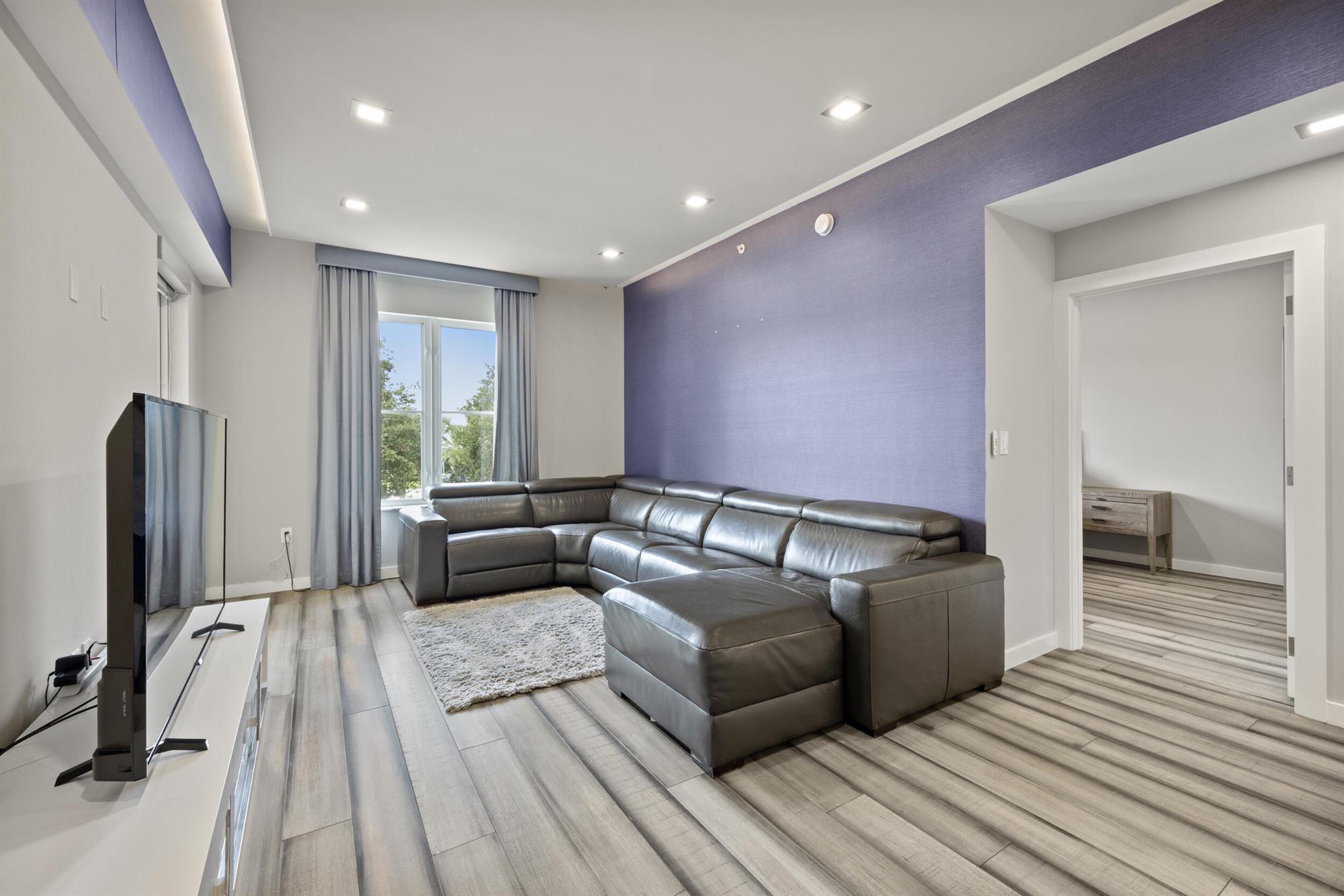 1155 Main 202 Street 202